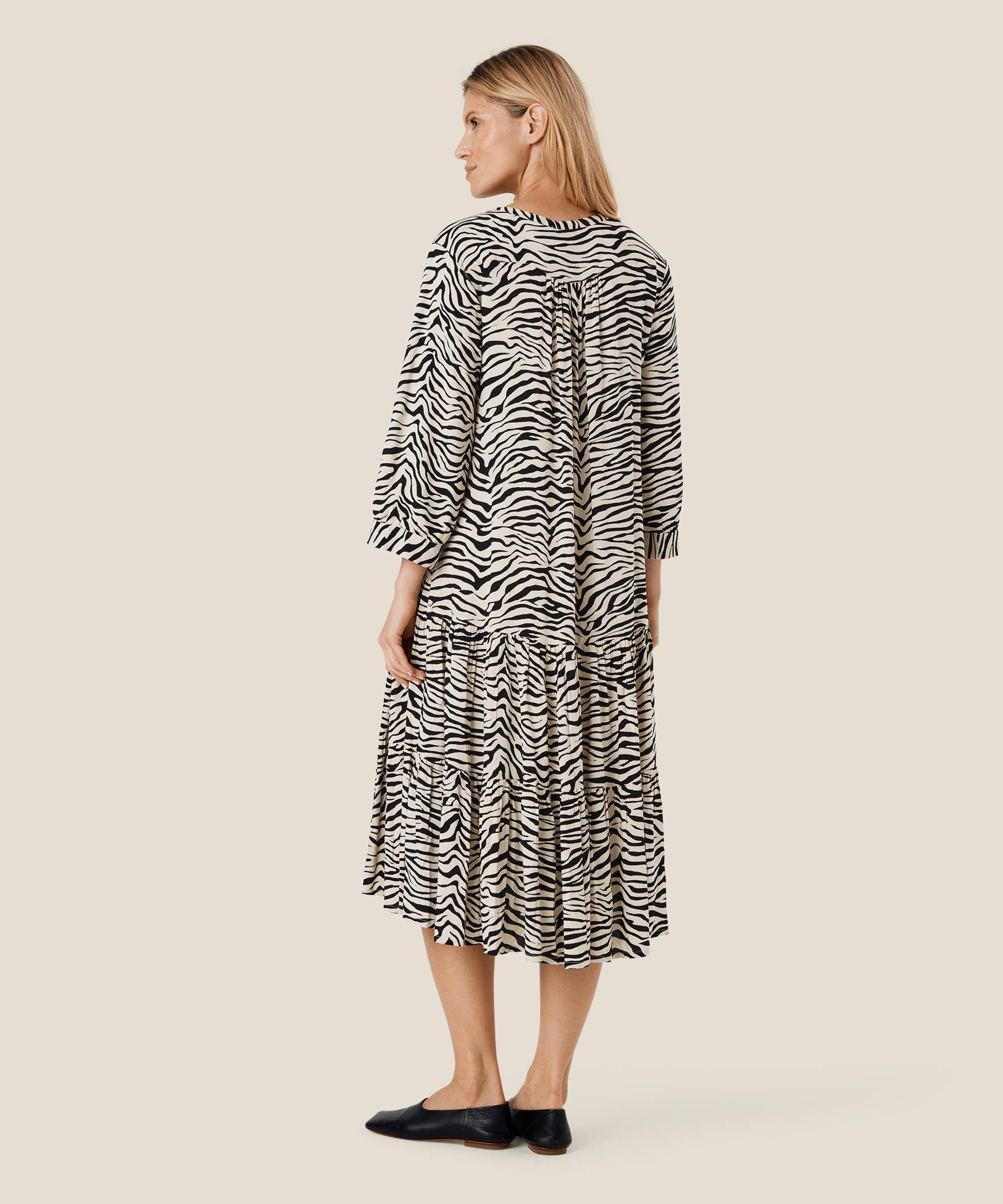 Nari Kjole, Whitecap