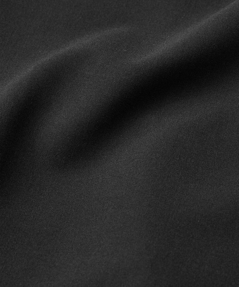 Pyrella Bukser, Black