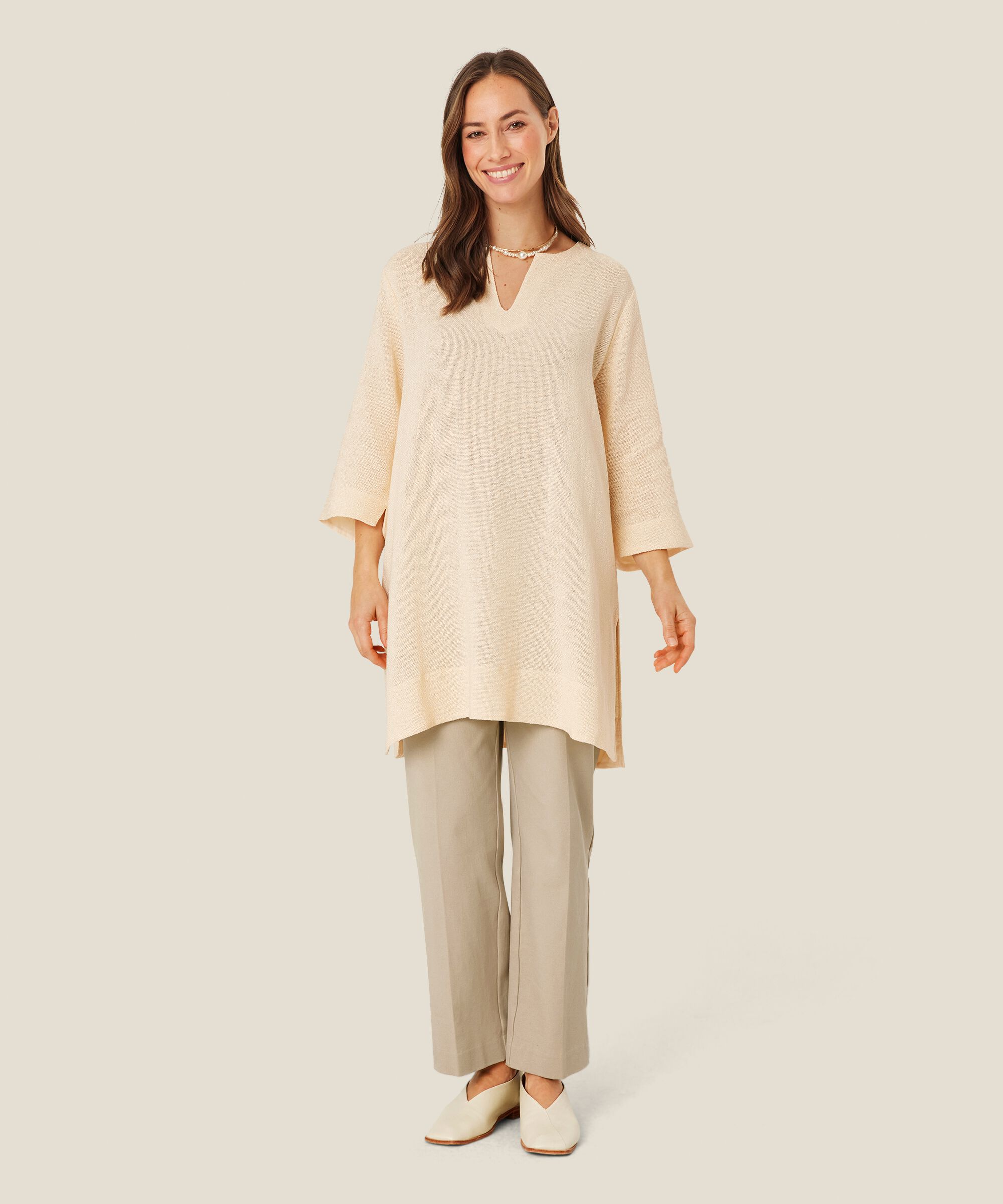 Patia Bukser, Plaza Taupe