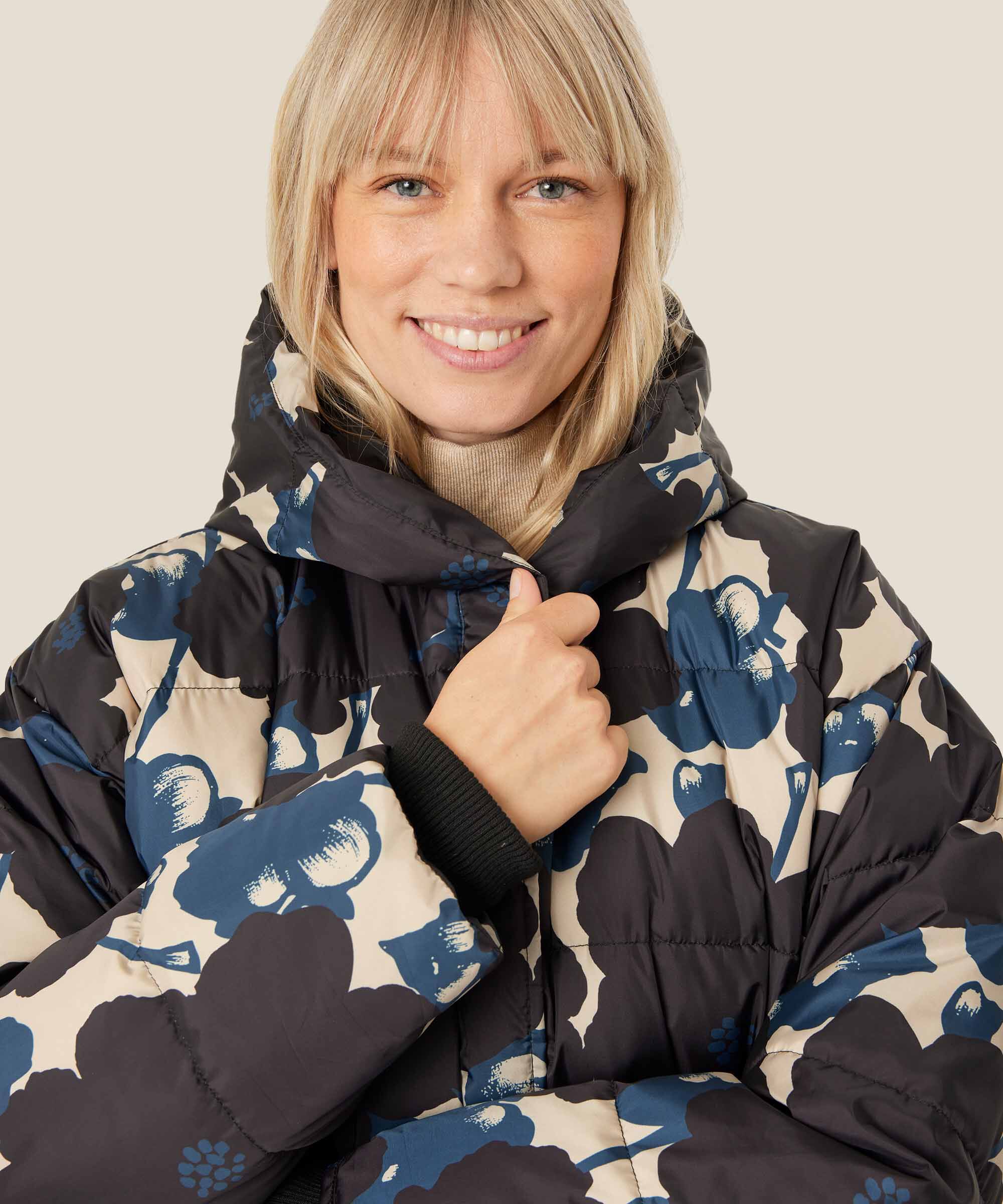 Thilde Dunfrakke, Moonlit Ocean