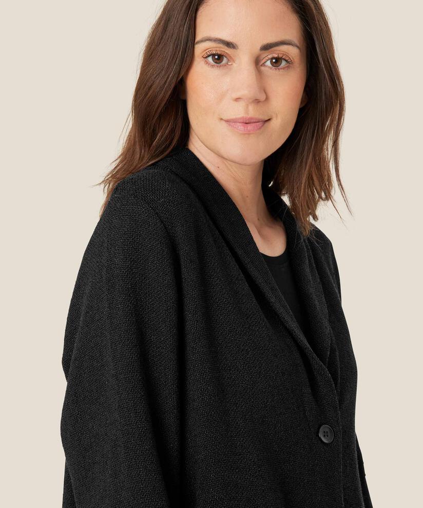 Jamie Jakke, Black