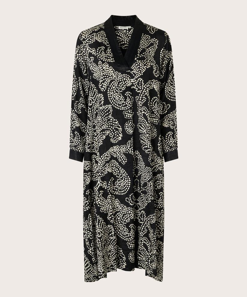 Nazima Kjole, Black