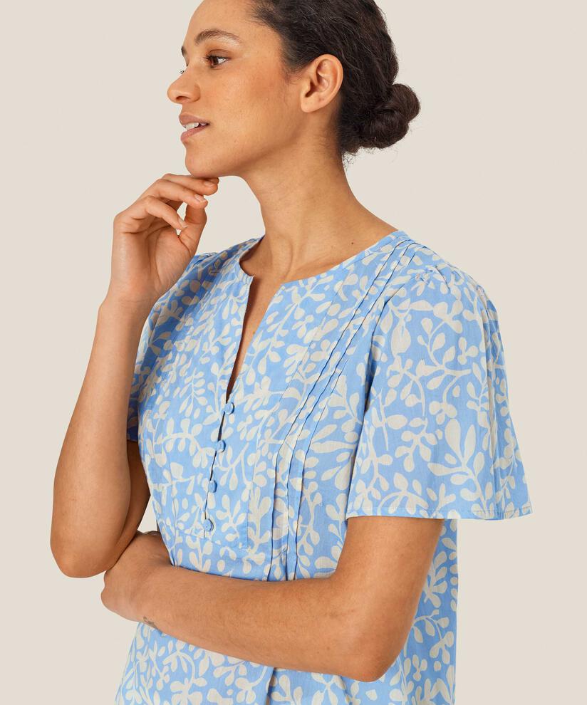 Delphia Top, Della Blue