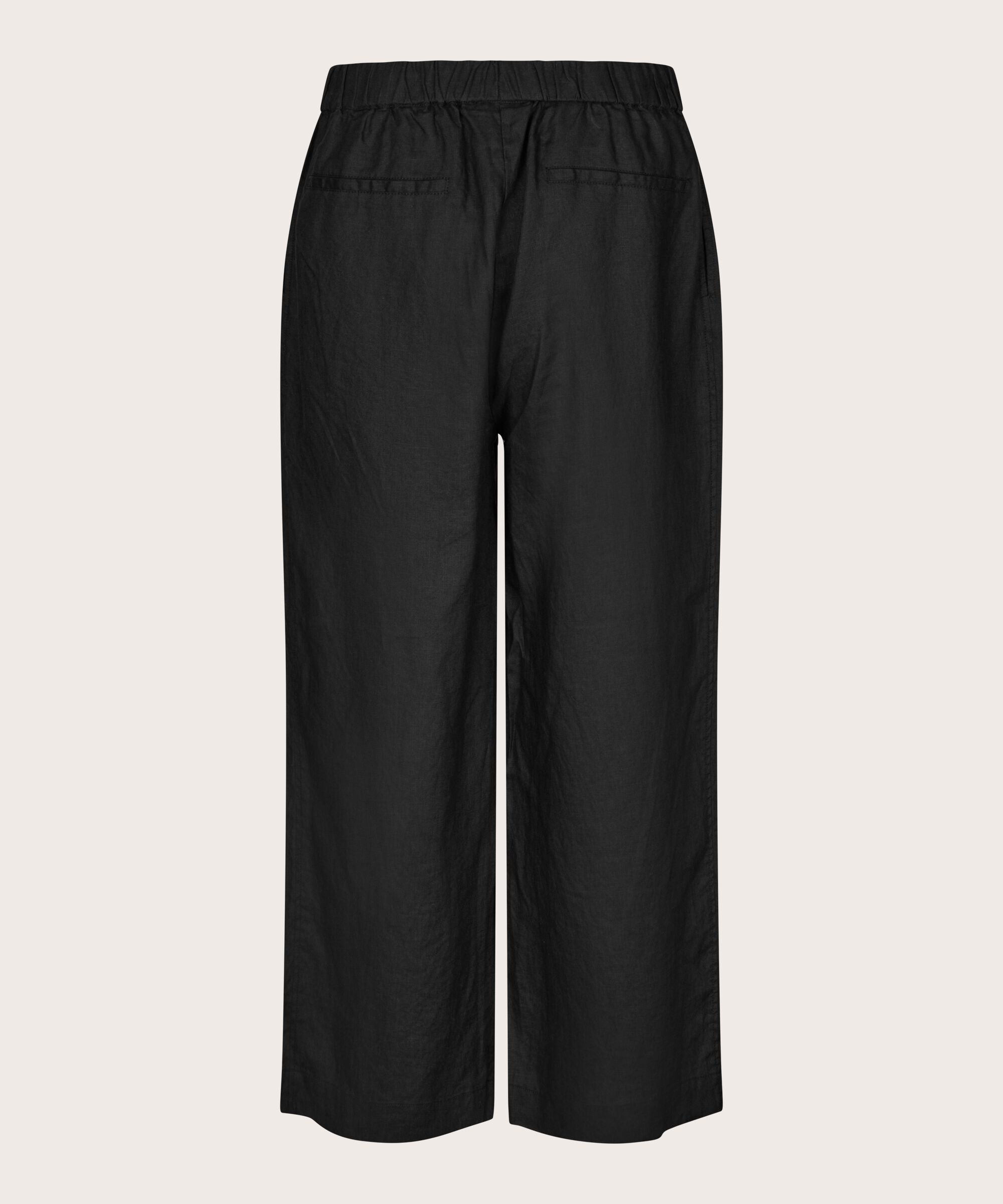 Parini Bukser, Black