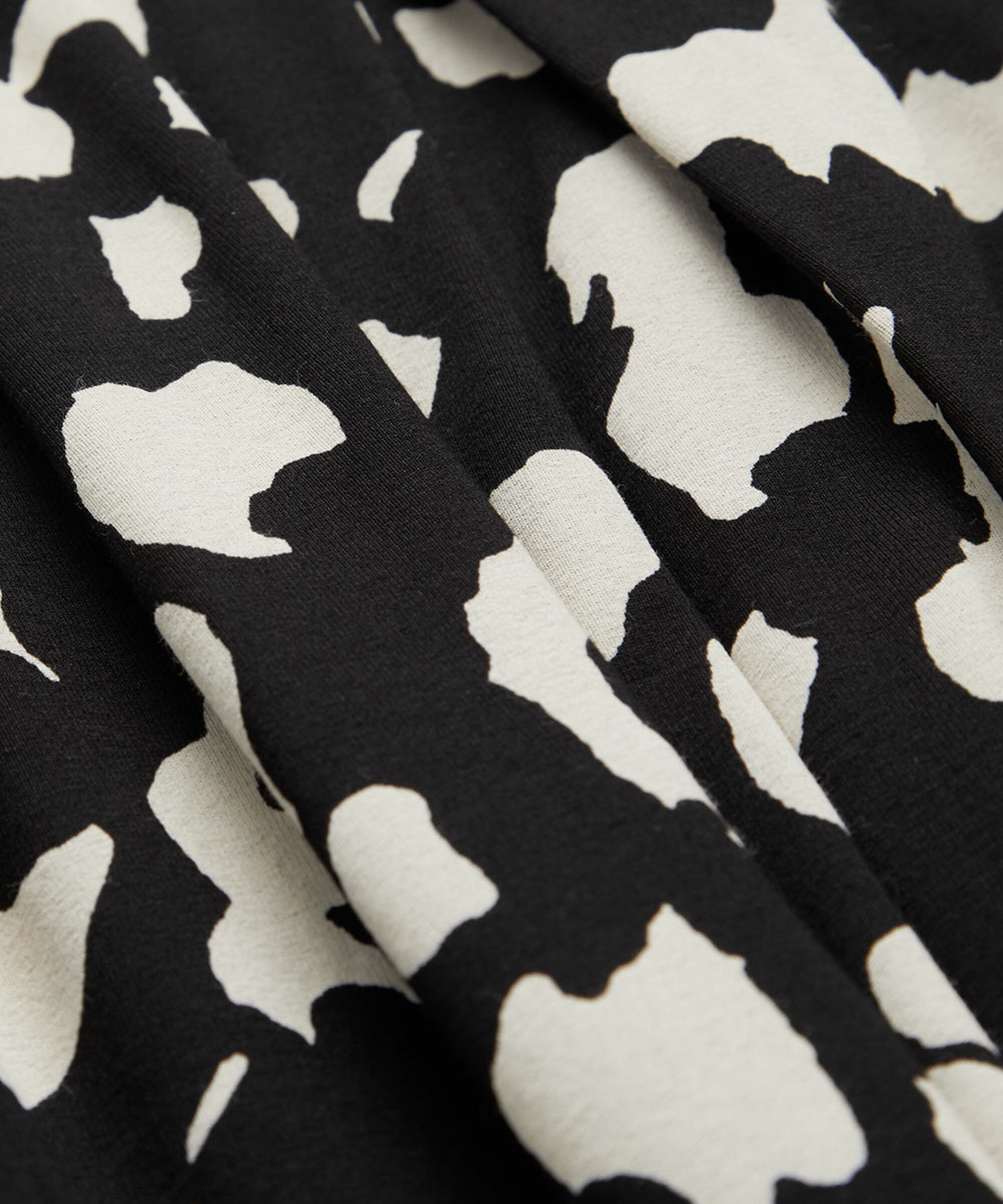NOMA KJOLE, Black