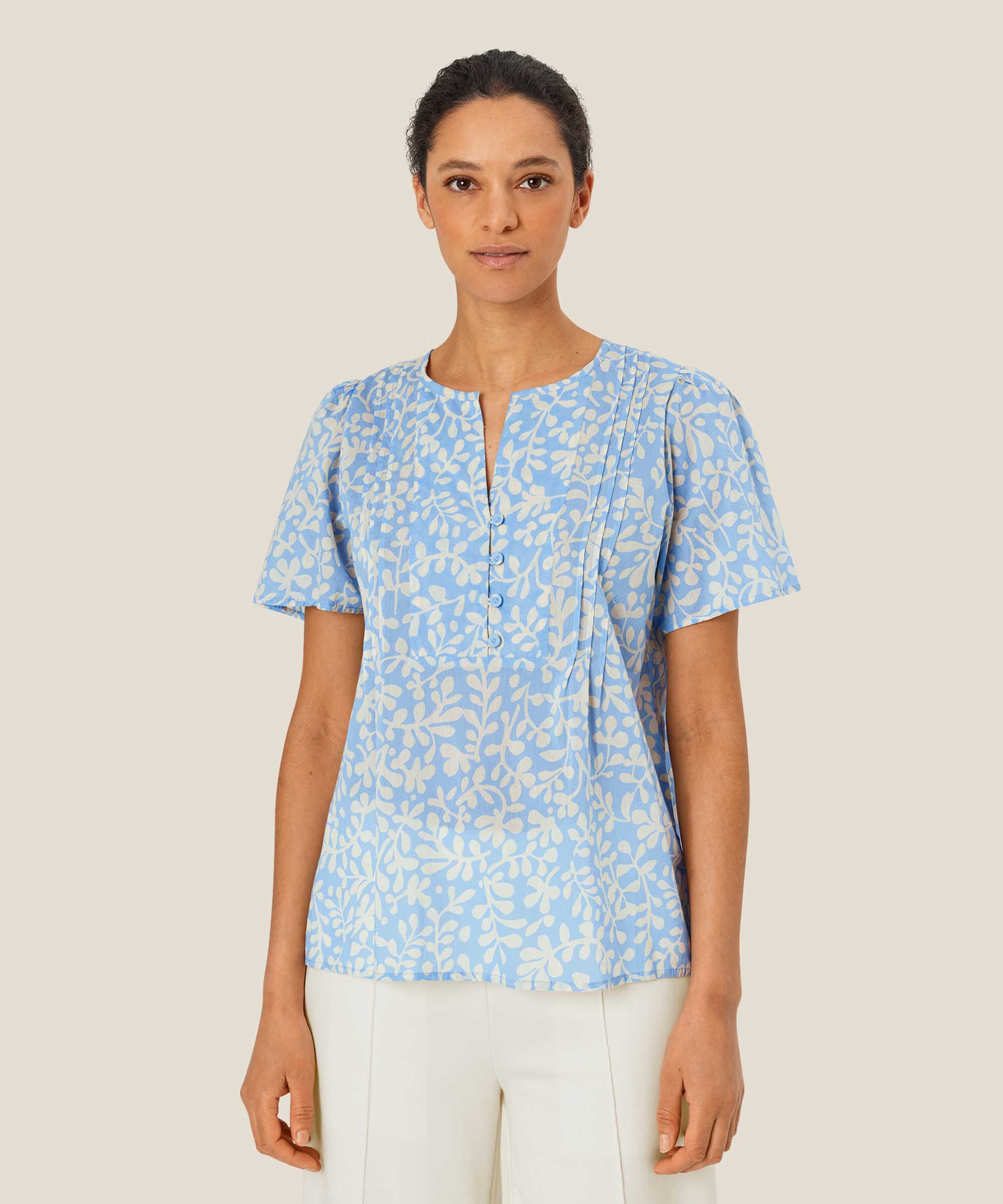 Delphia Top, Della Blue