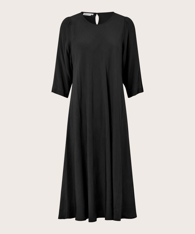 Nanda Kjole, Black