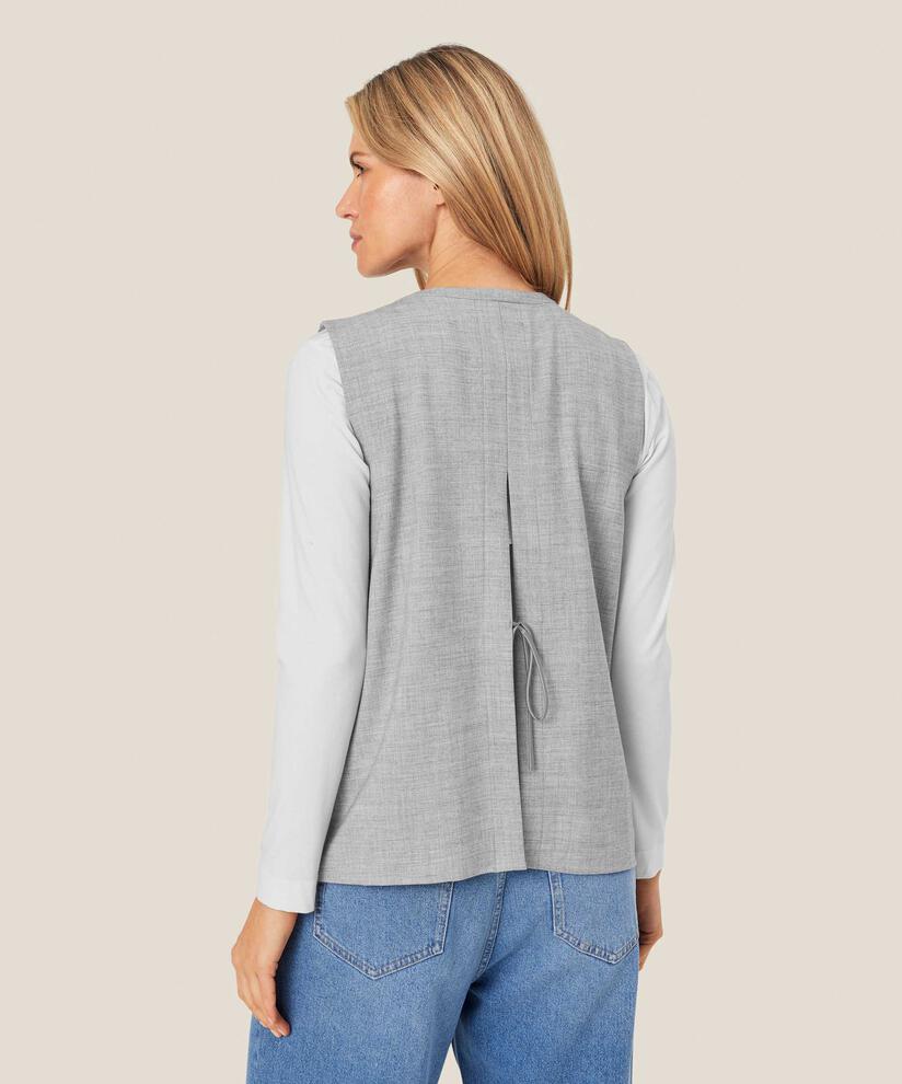 Jernesta Vest, L. Grey mel.