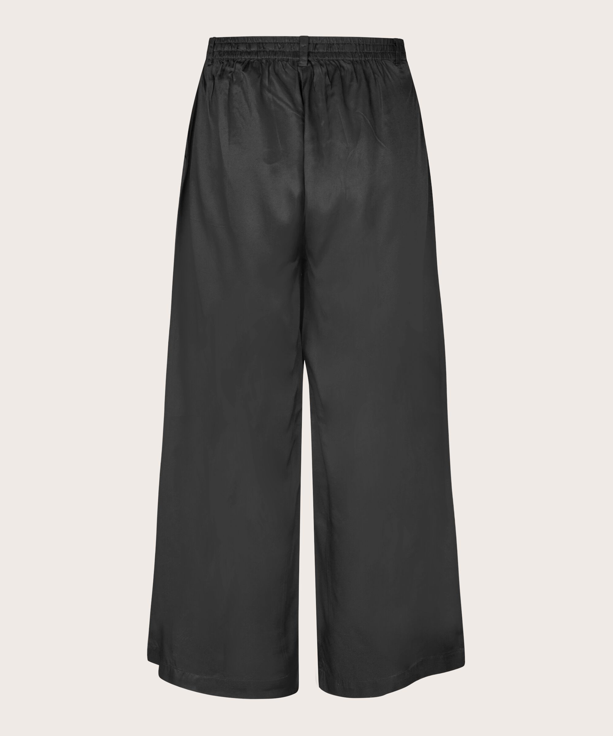 Perinus Bukser, Black