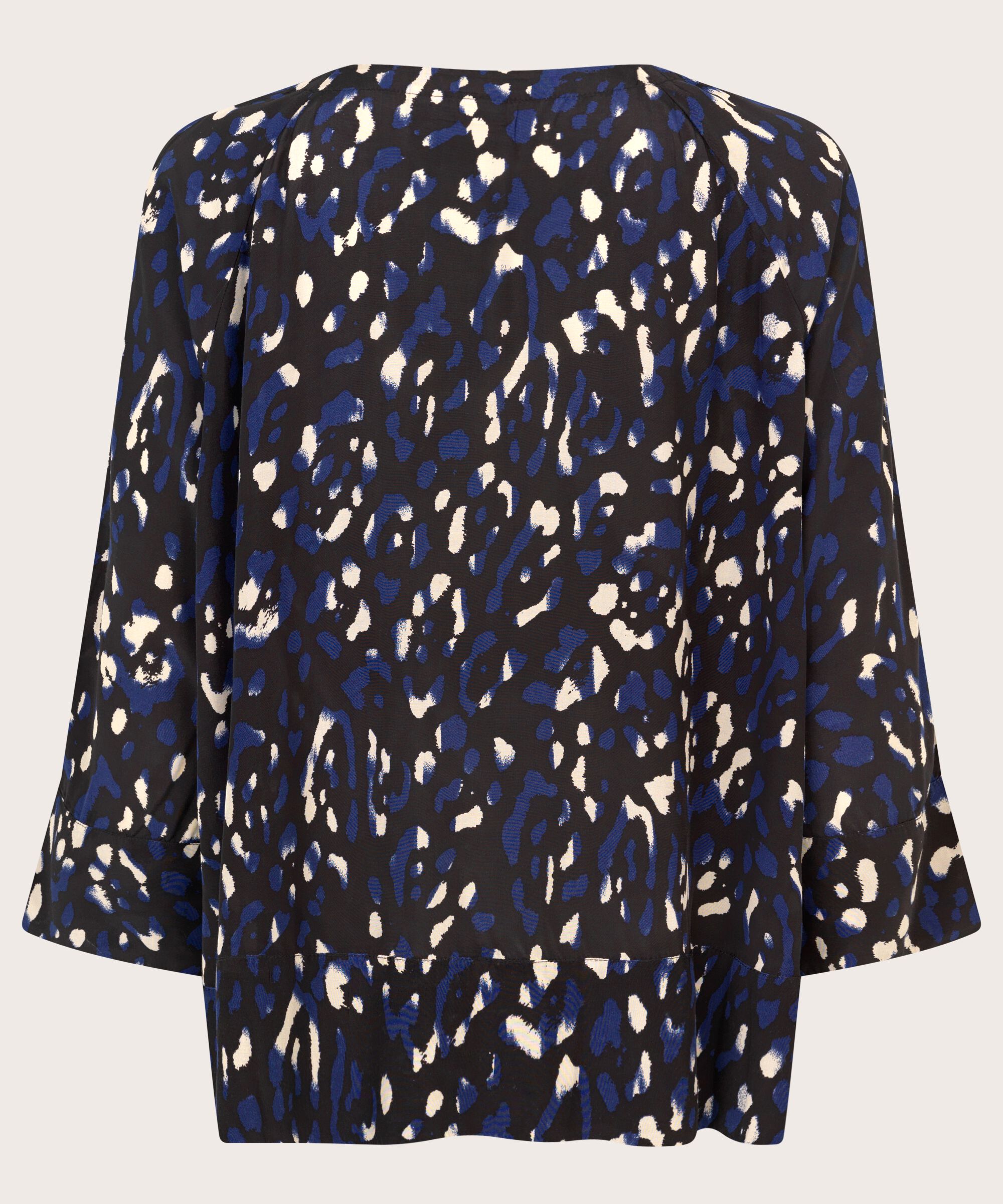 Benika Top, Medieval blue