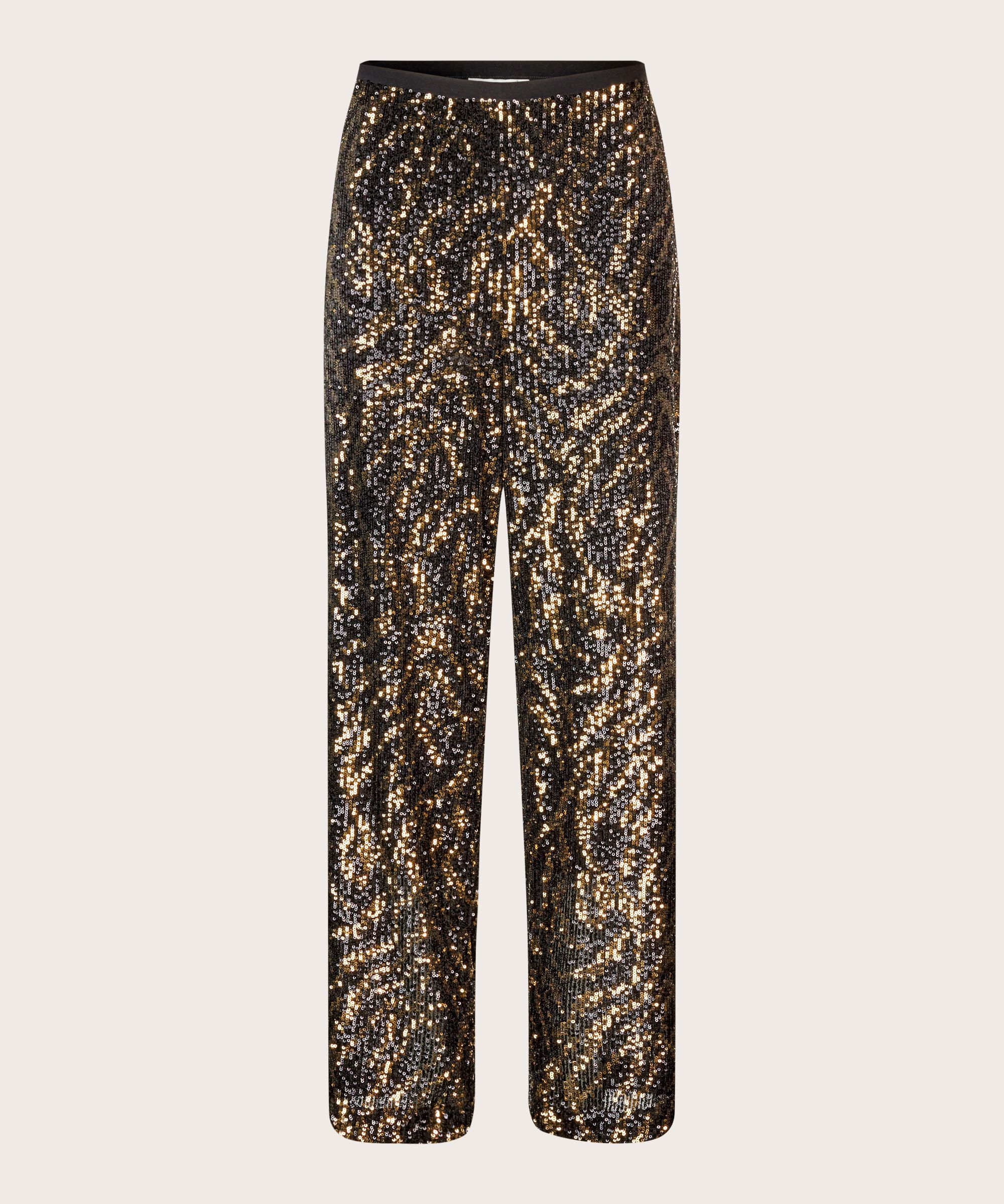 Prilly Bukser, Black