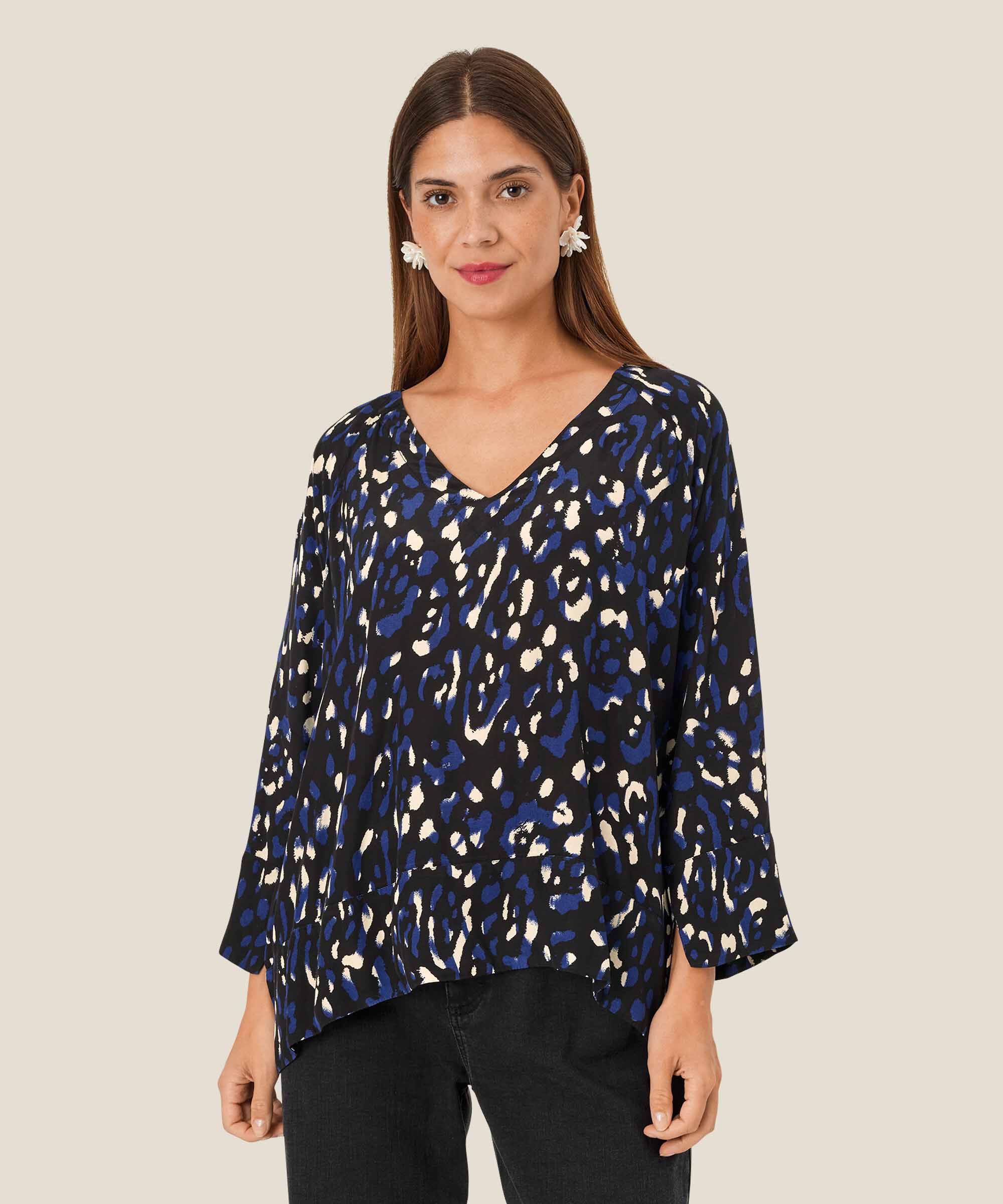 Benika Top, Medieval blue