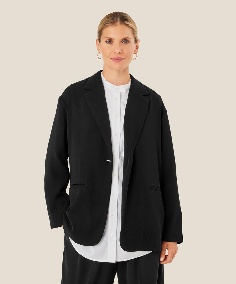 Jeanette Jakke, Black