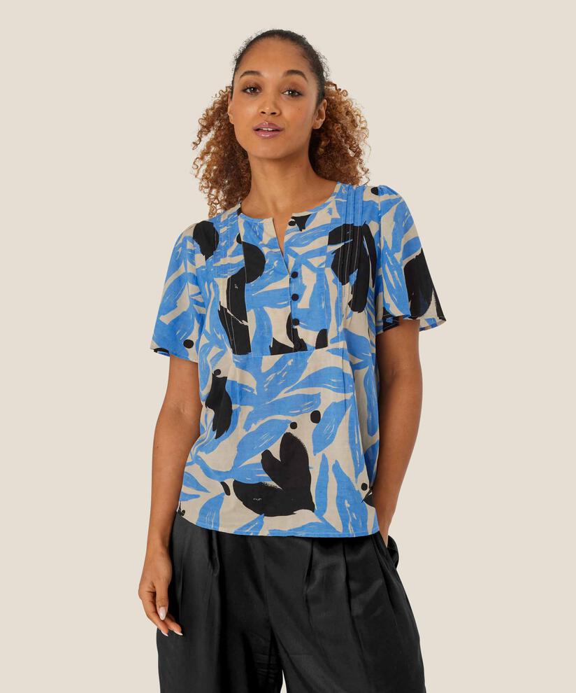 Delphia Top, Marina