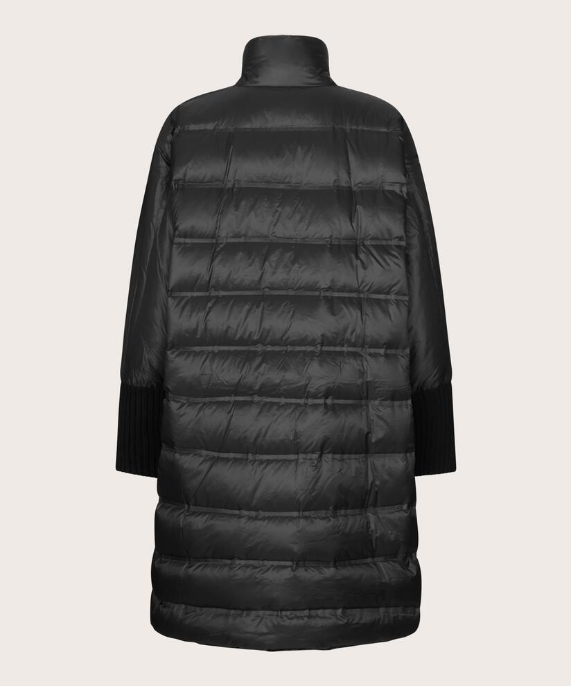 Tilda Dunfrakke, Black