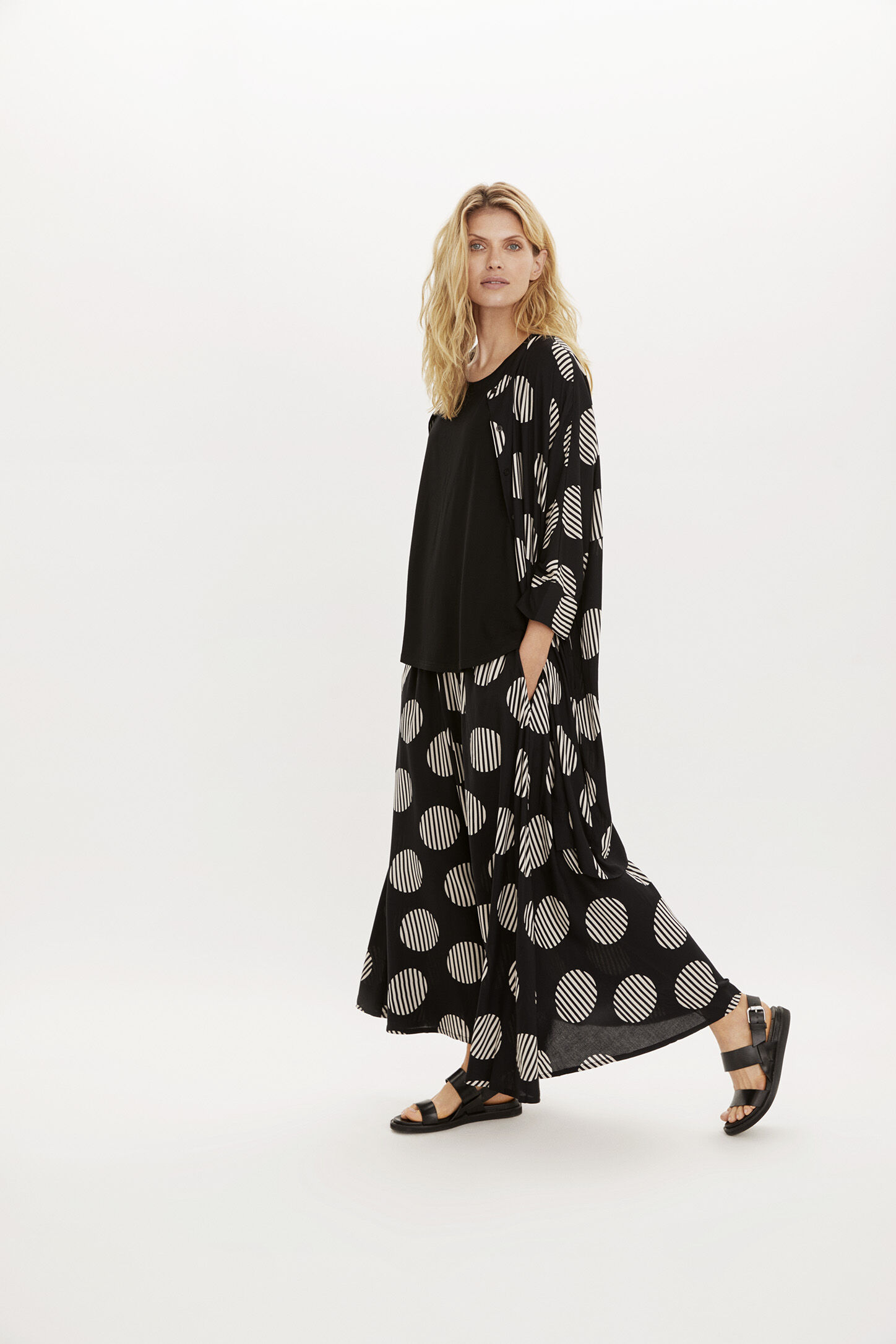 SADIE NEDERDEL, Black