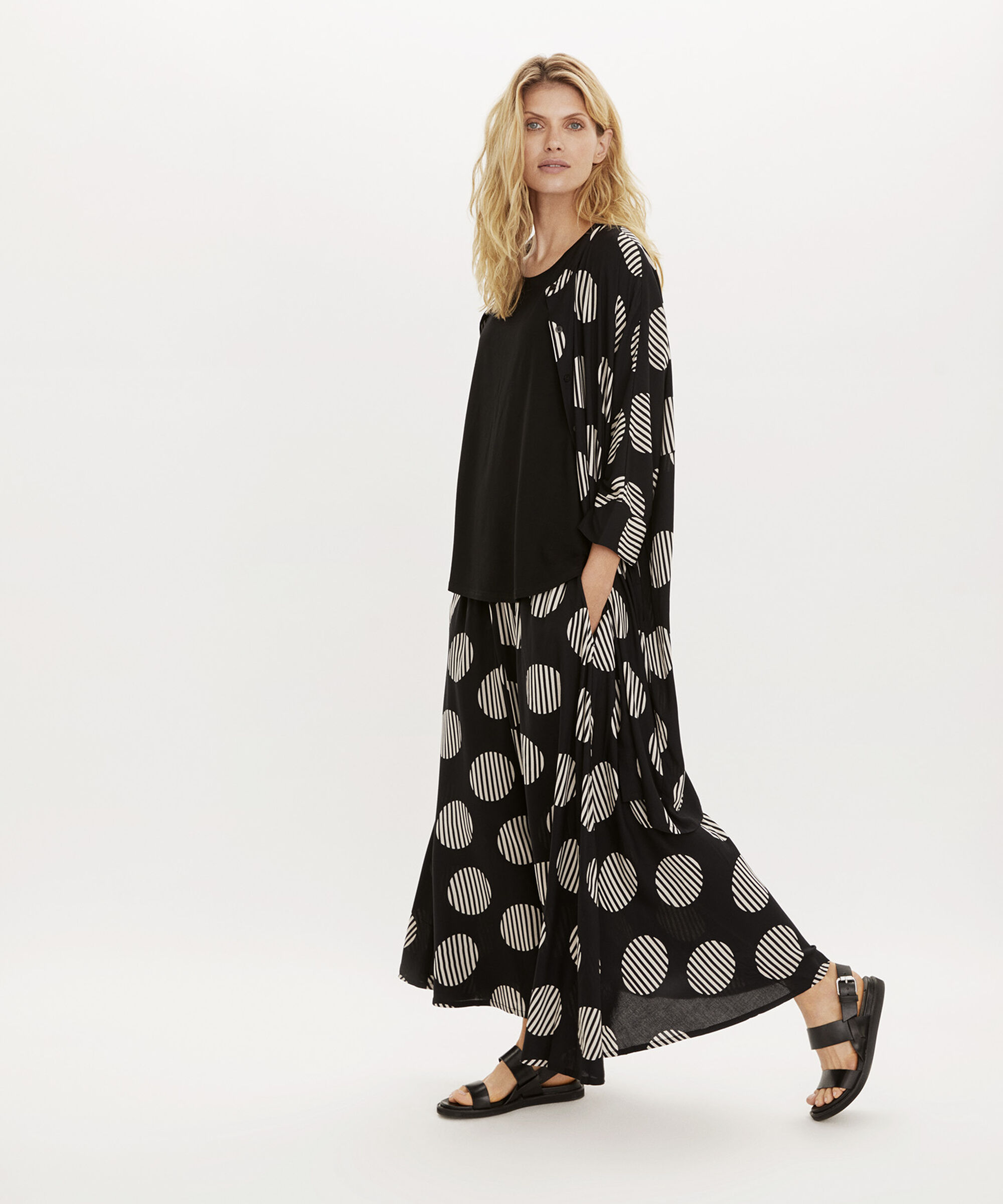 SADIE NEDERDEL, Black