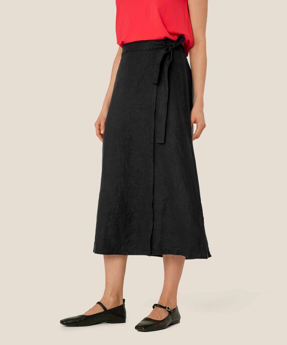 Saira Nederdel, Black