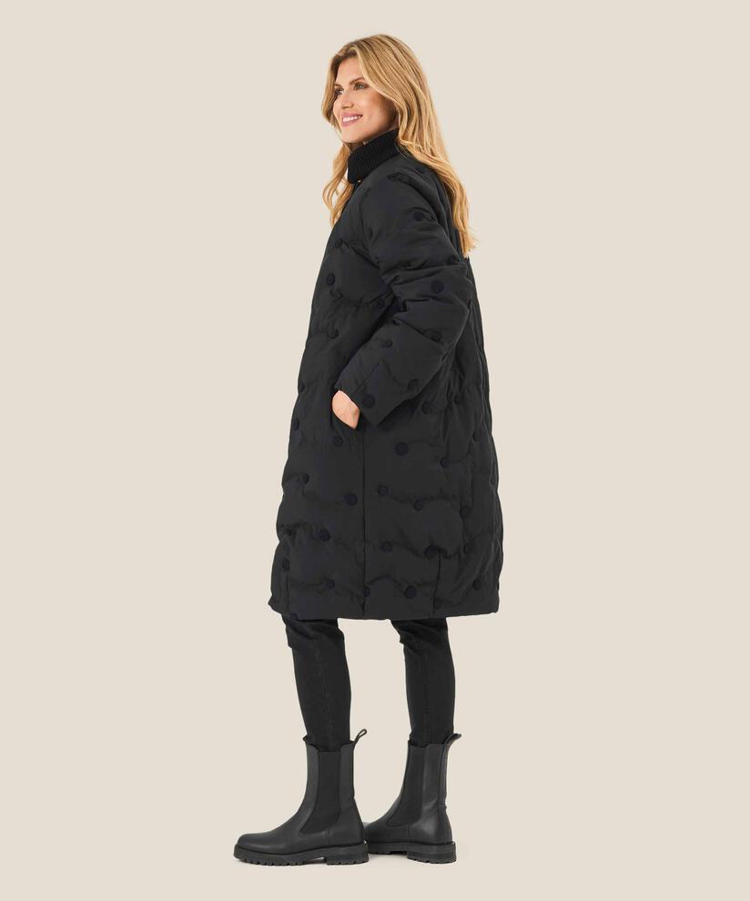 Tahila Dunfrakke, Black