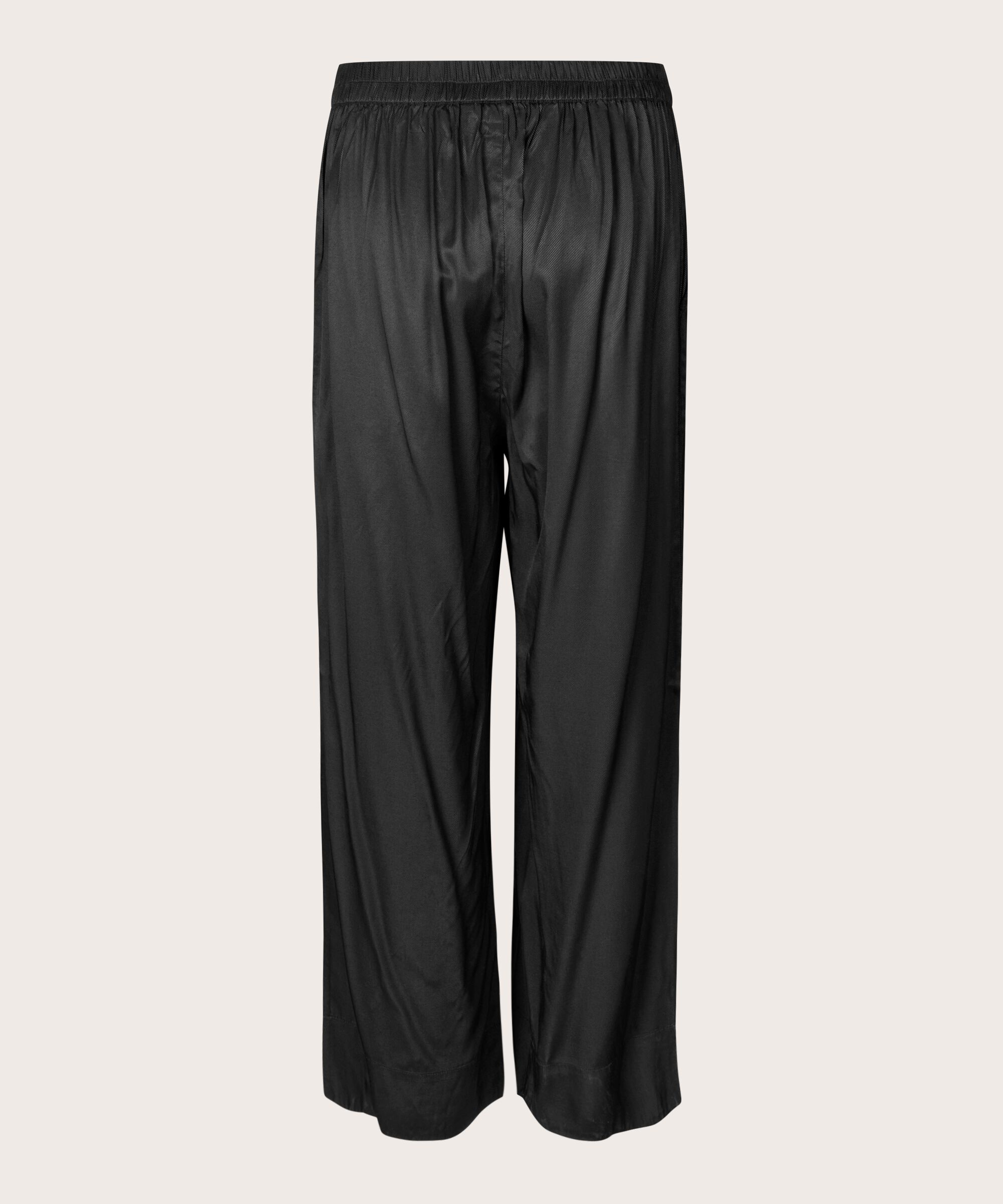 Patty Bukser, Black