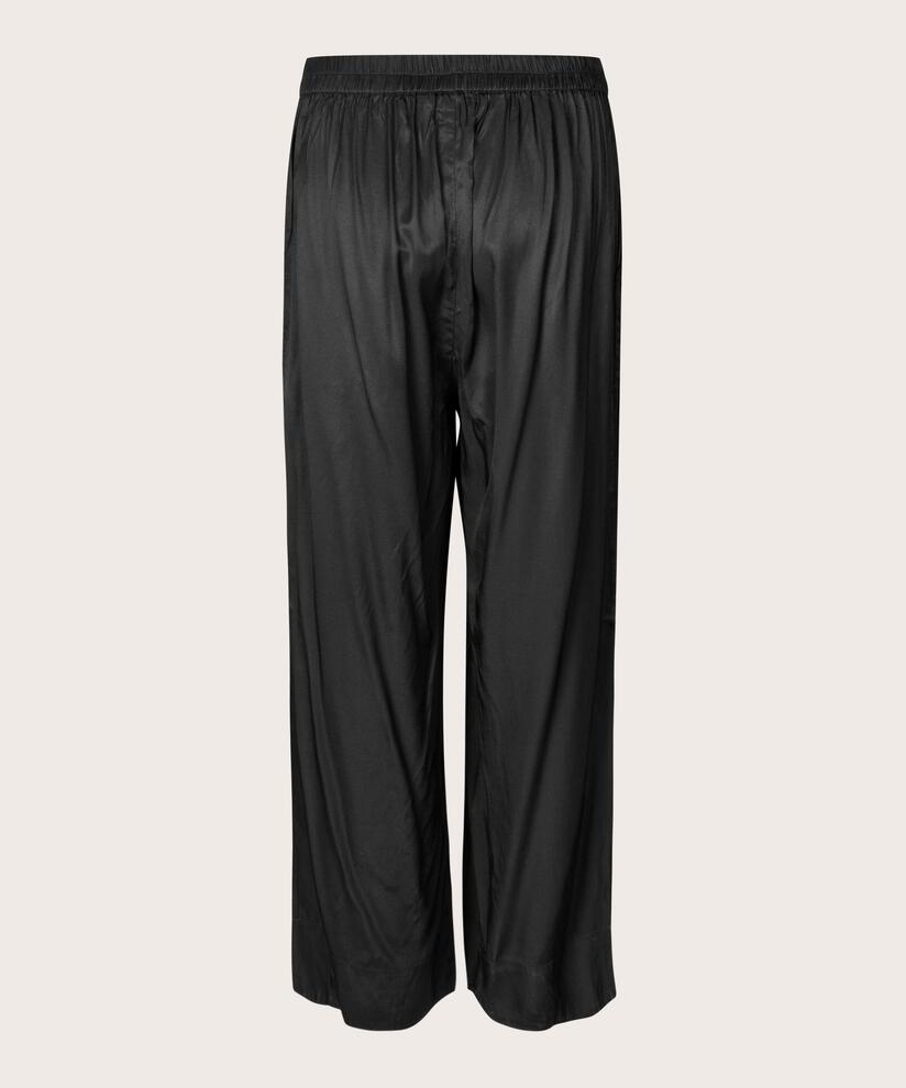 Patty Bukser, Black