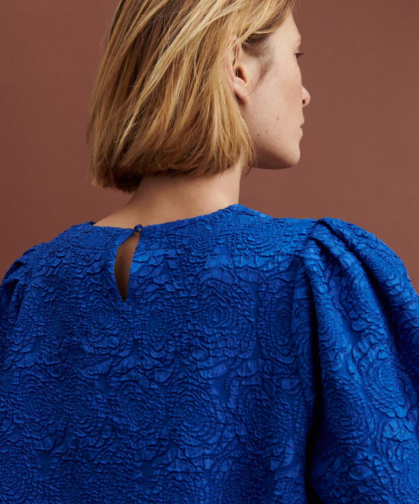 Nirisa Kjole, Surf the web