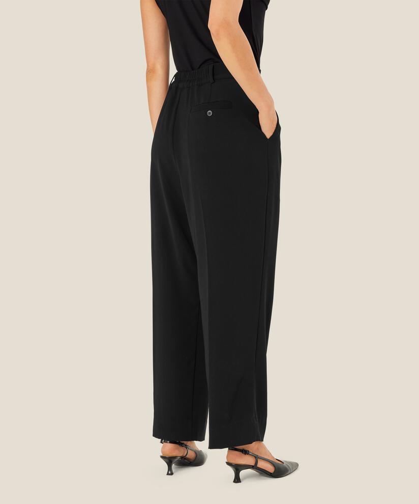 Perlias Bukser, Black