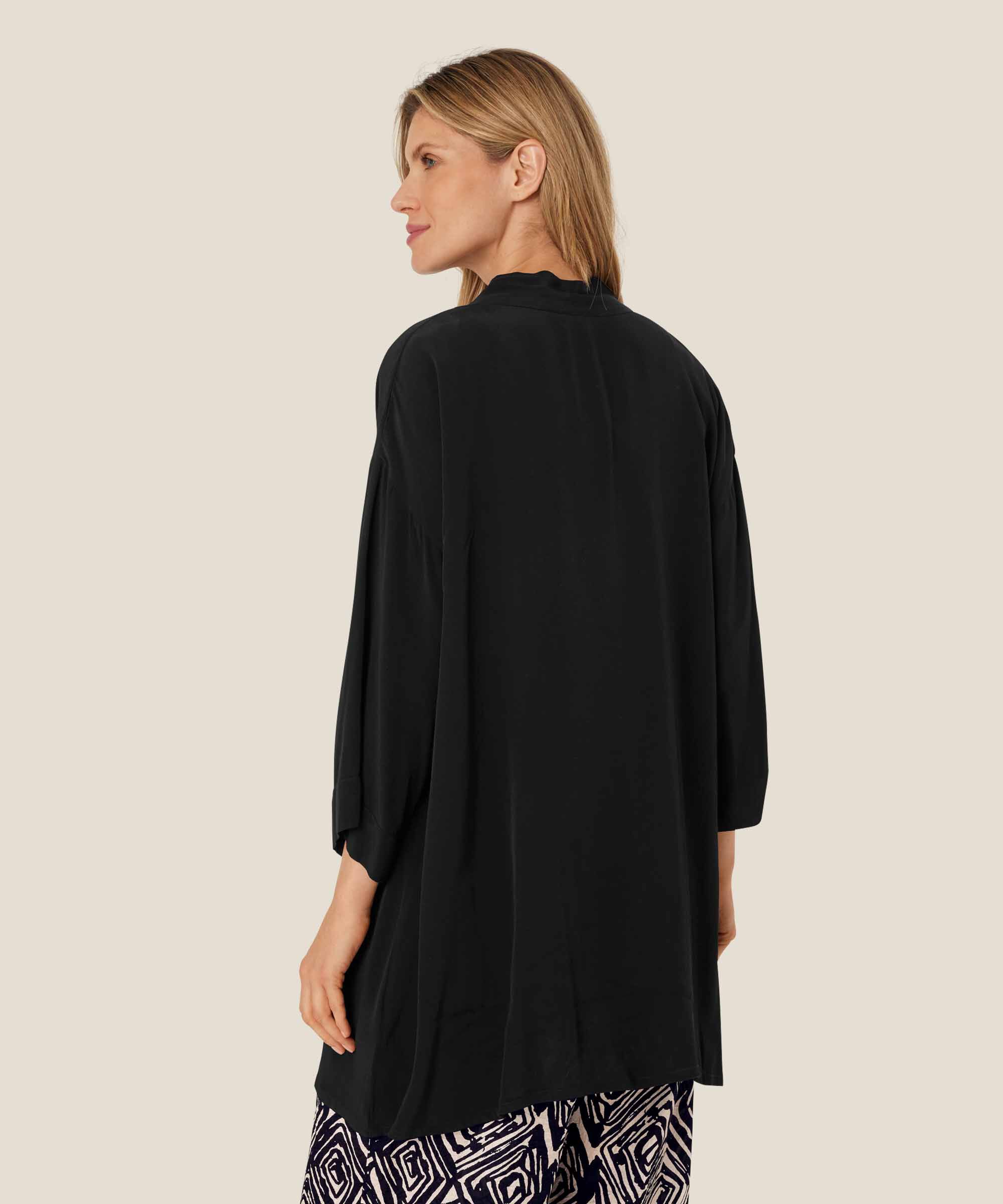 Josslyn Jakke, Black