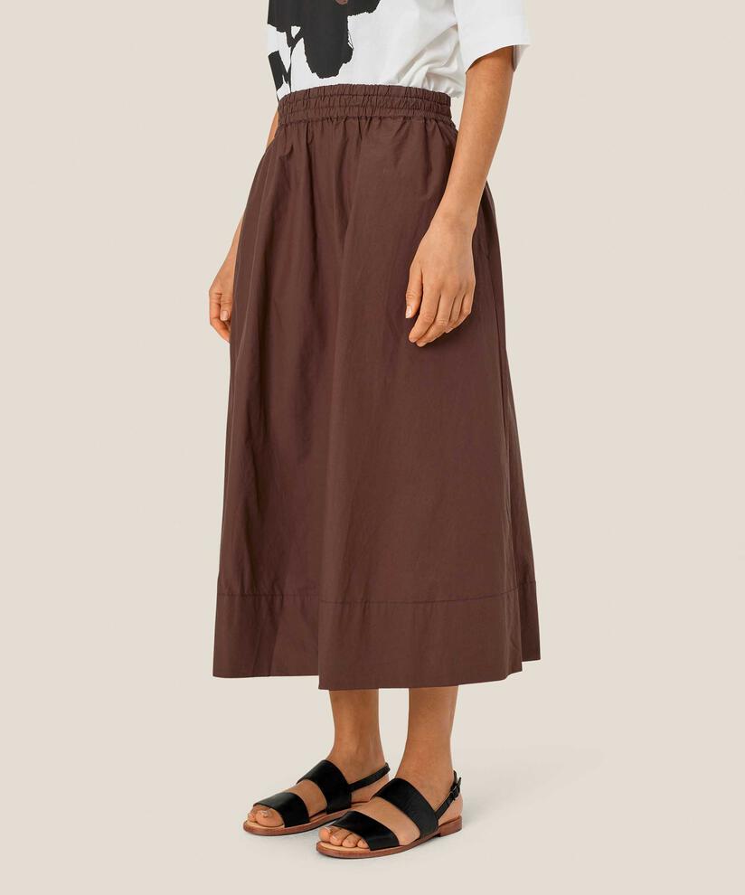 Sebana Nederdel, Chestnut