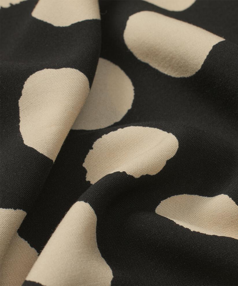 Nokolo Kjole, Black