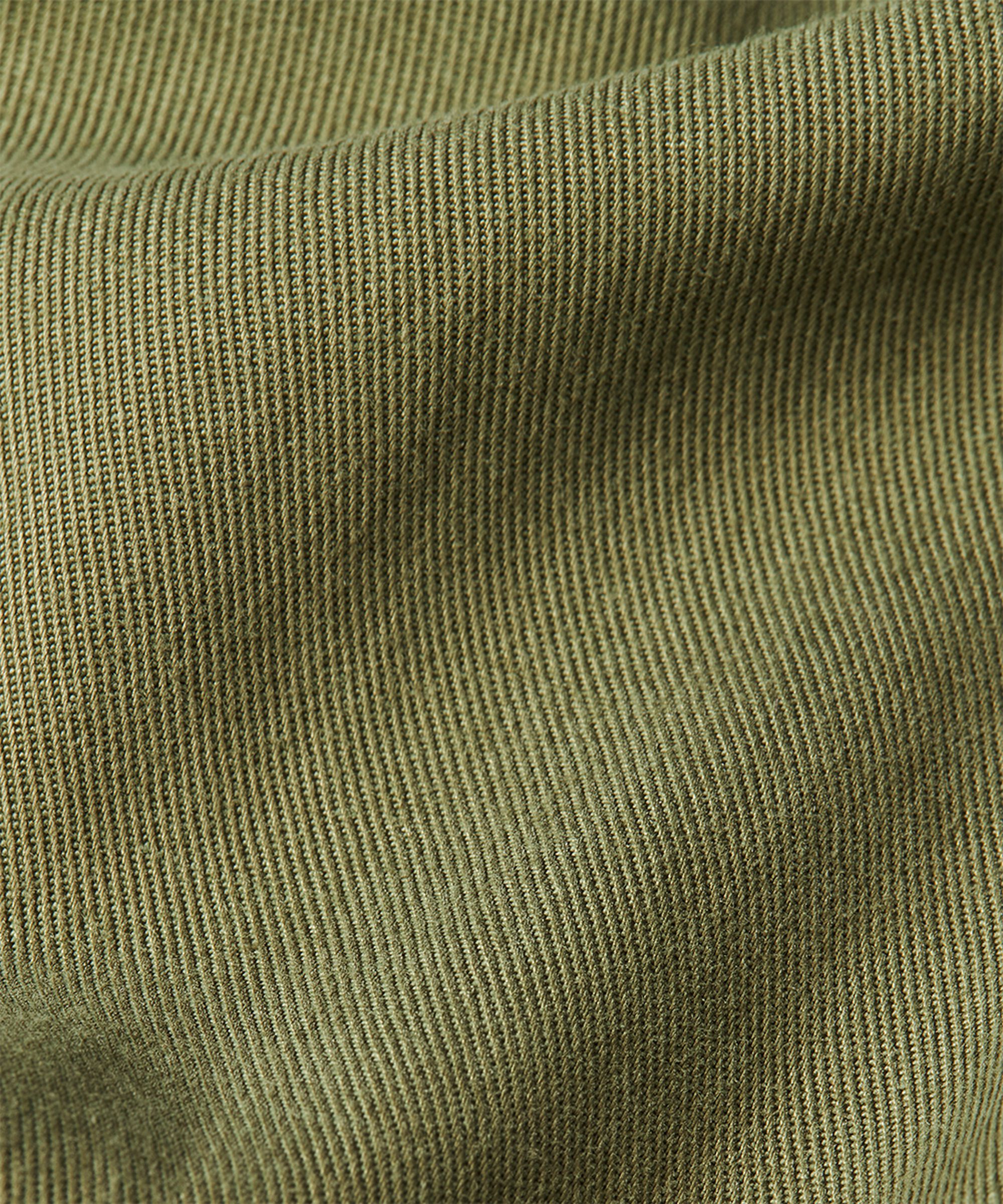 Prionna Bukser, D. Lichen Green