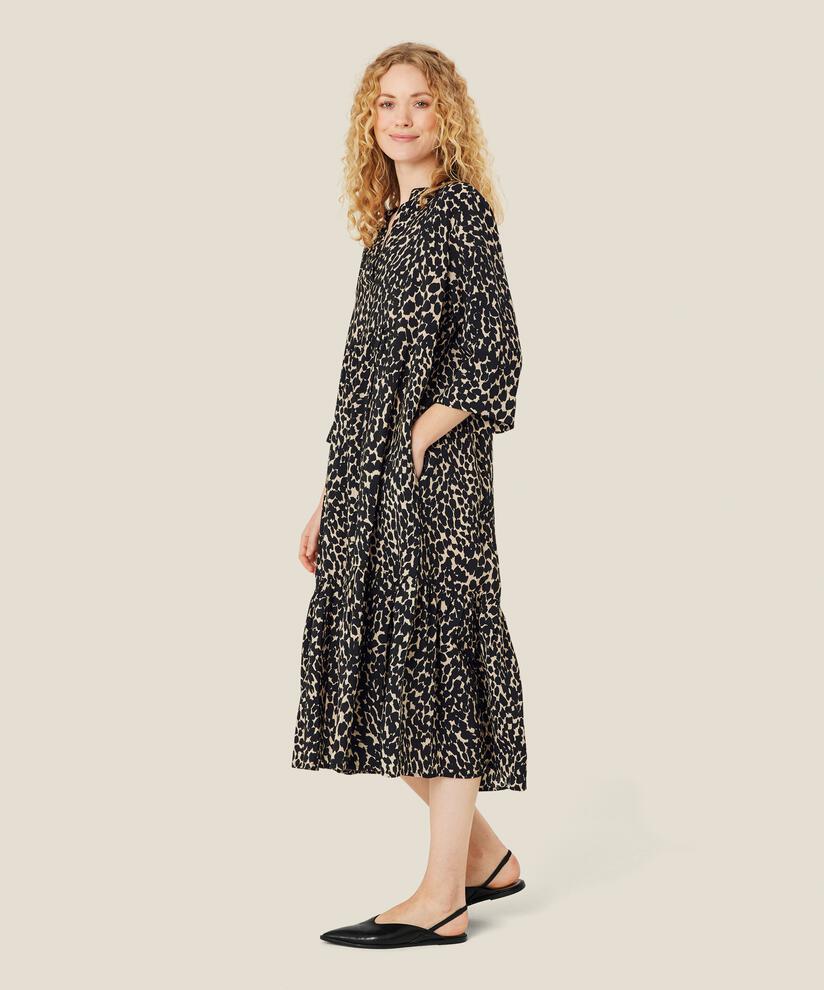 Nitzan Kjole, Black