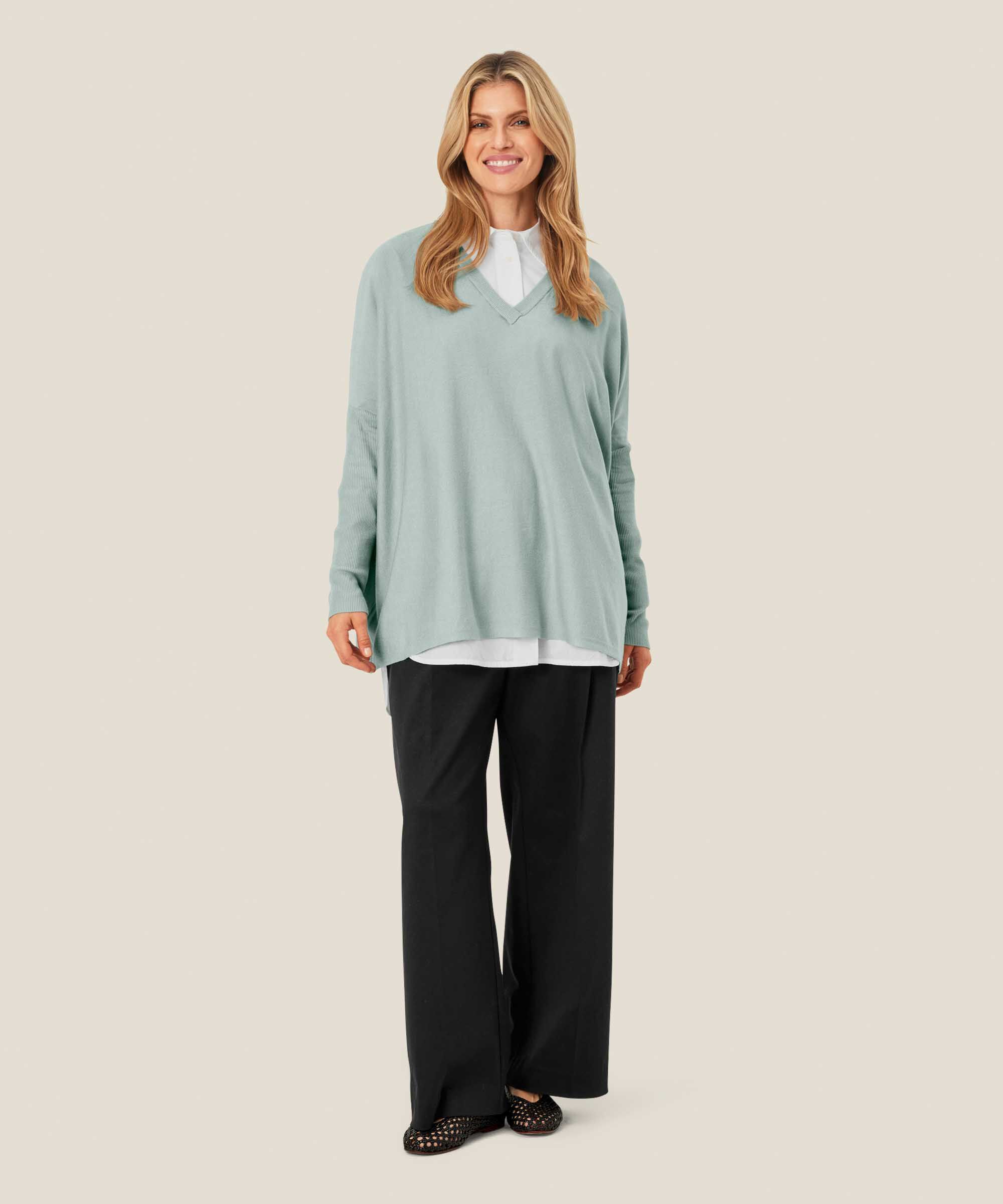 Fronia Top, Ether