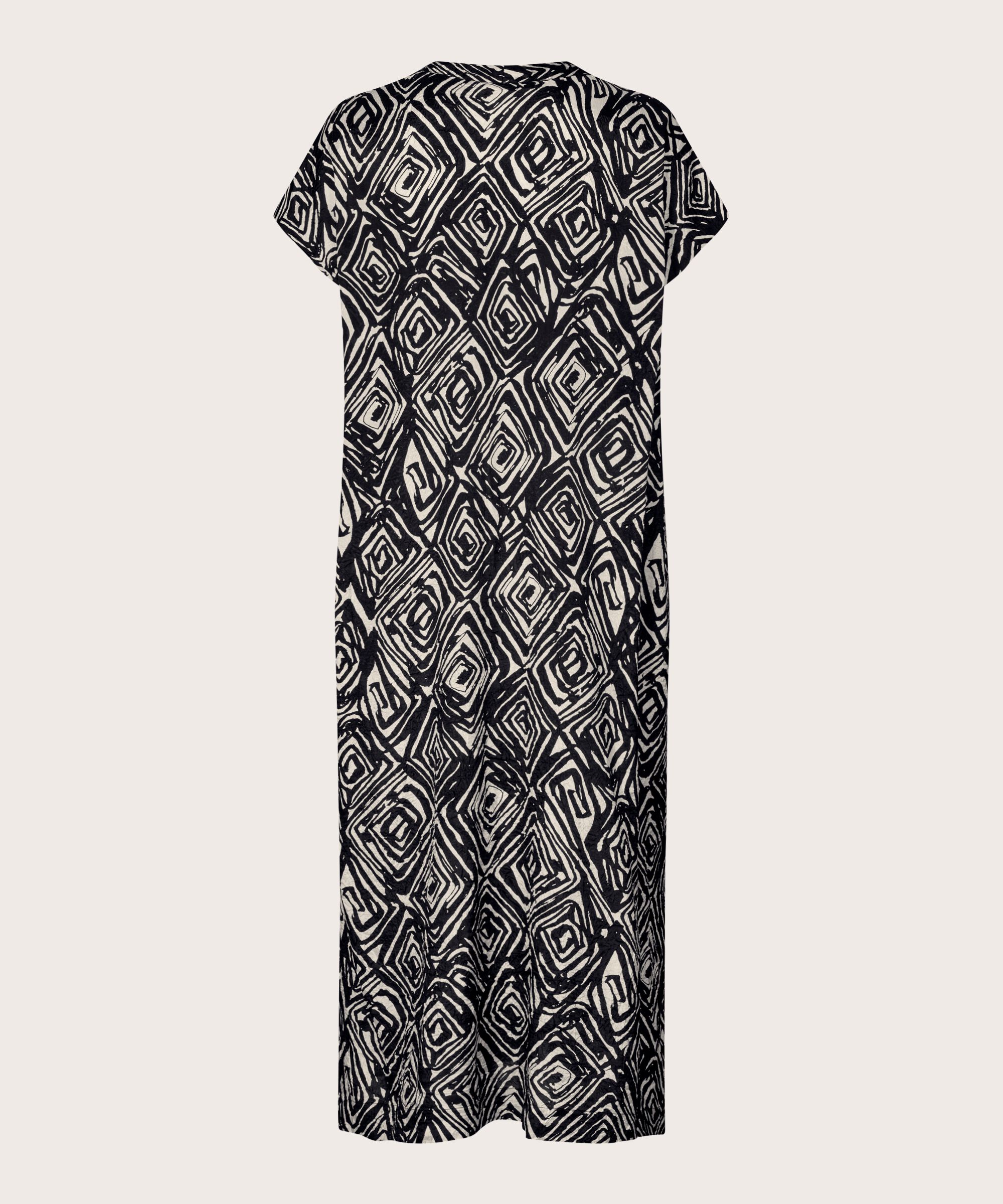 Olivian Kjole, Black