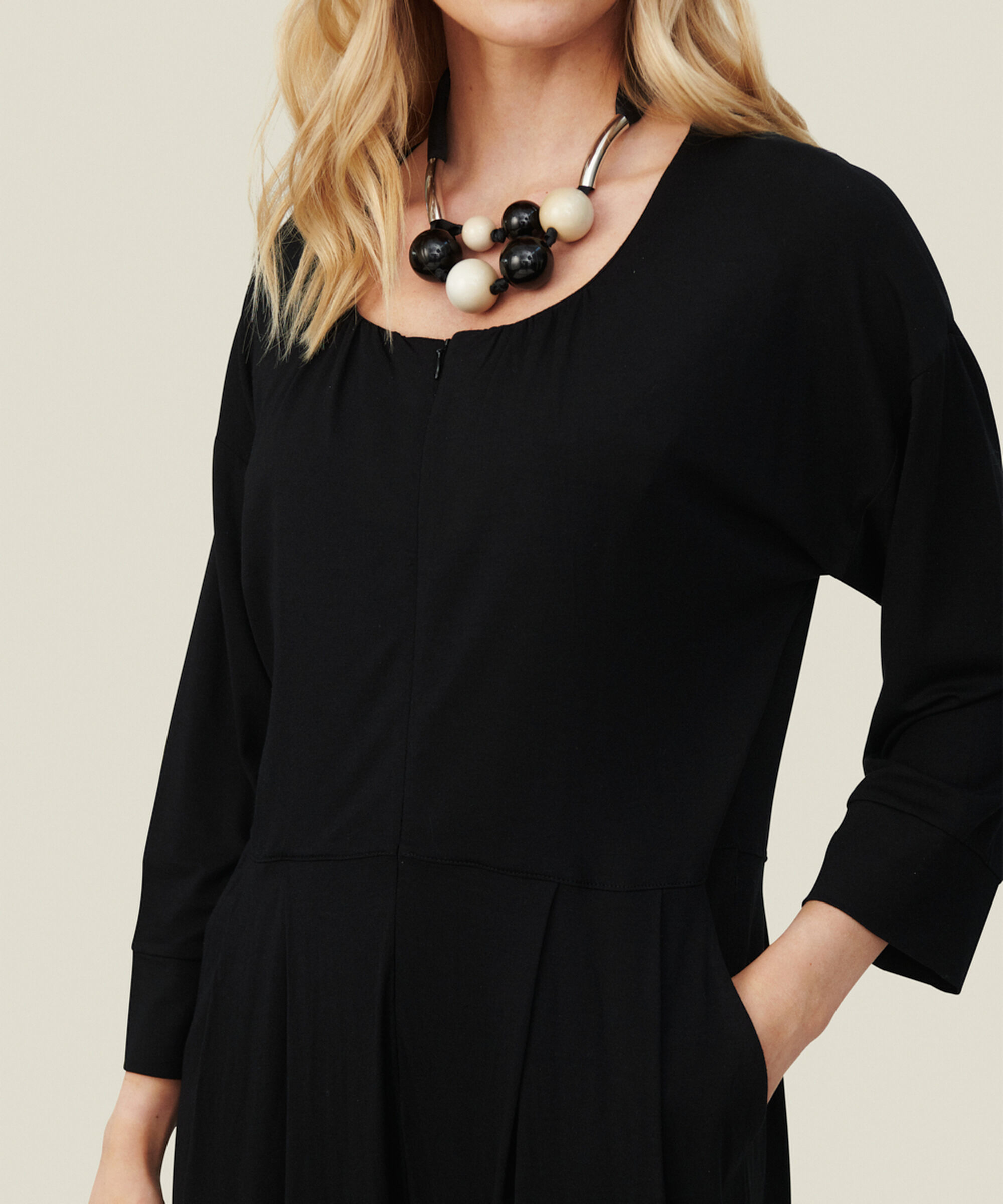 RETANY HALSKÆDE, Black