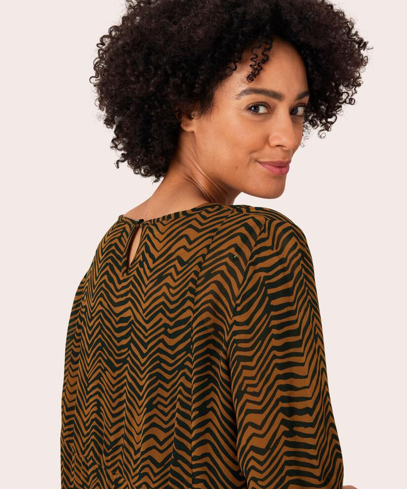 Nabia Kjole, Monk's Robe