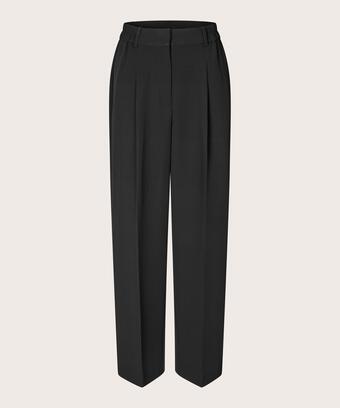 Pryscian Bukser, Black