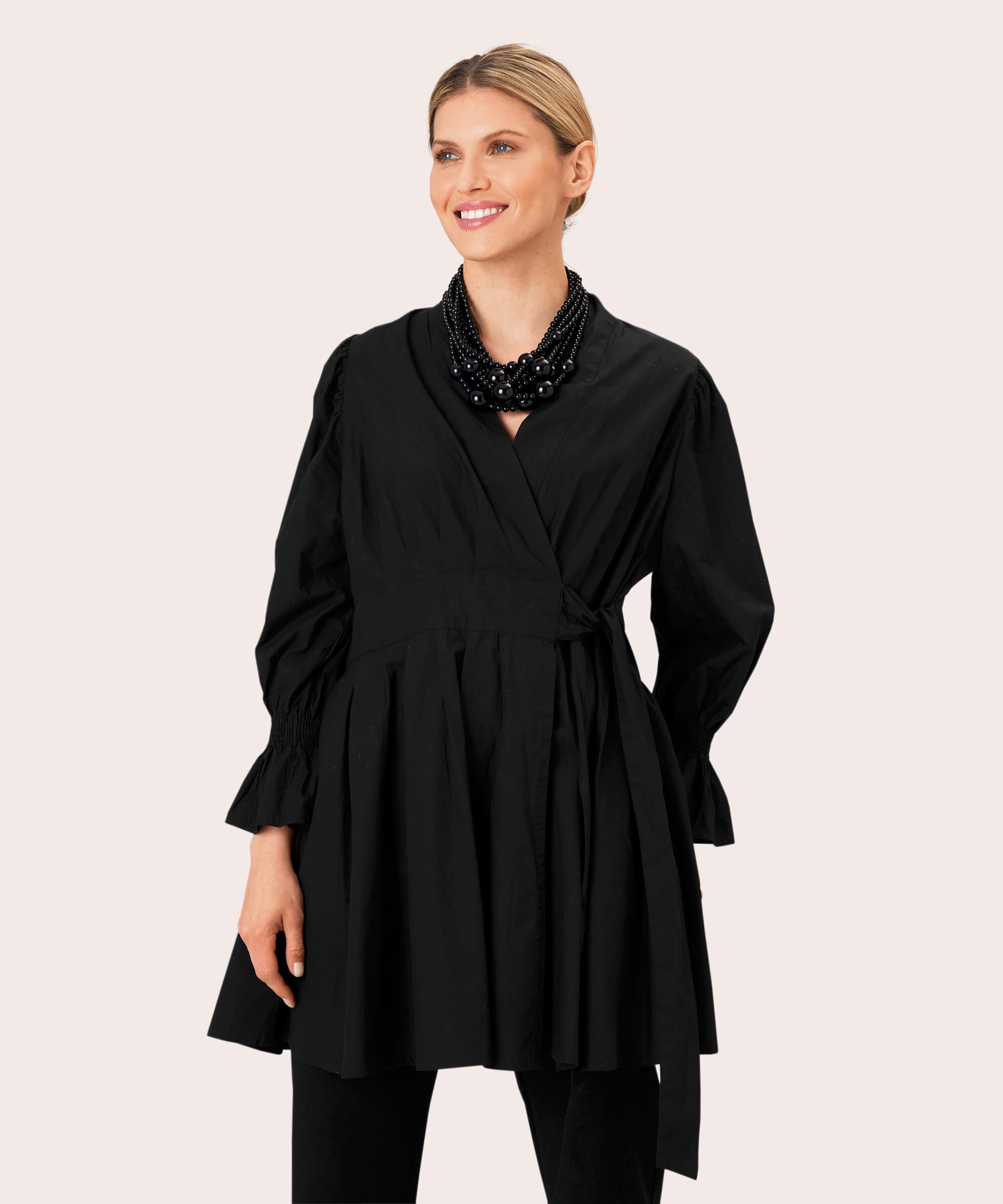 Julia Jakke, Black