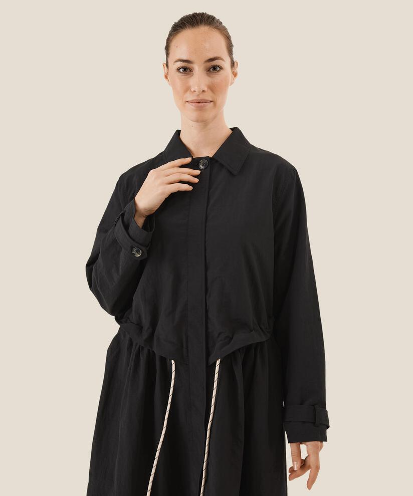 Tilia Frakke , Black