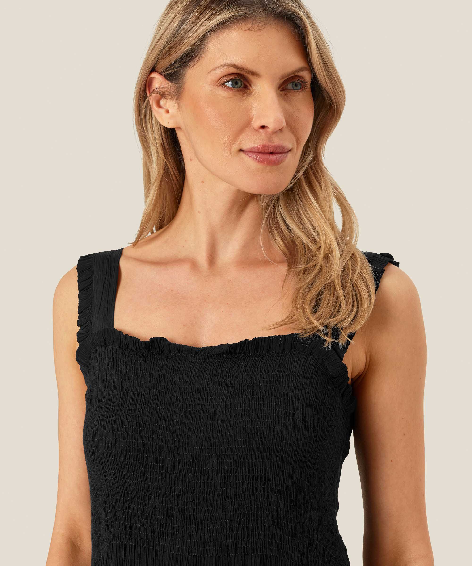 Orie Kjole, Black
