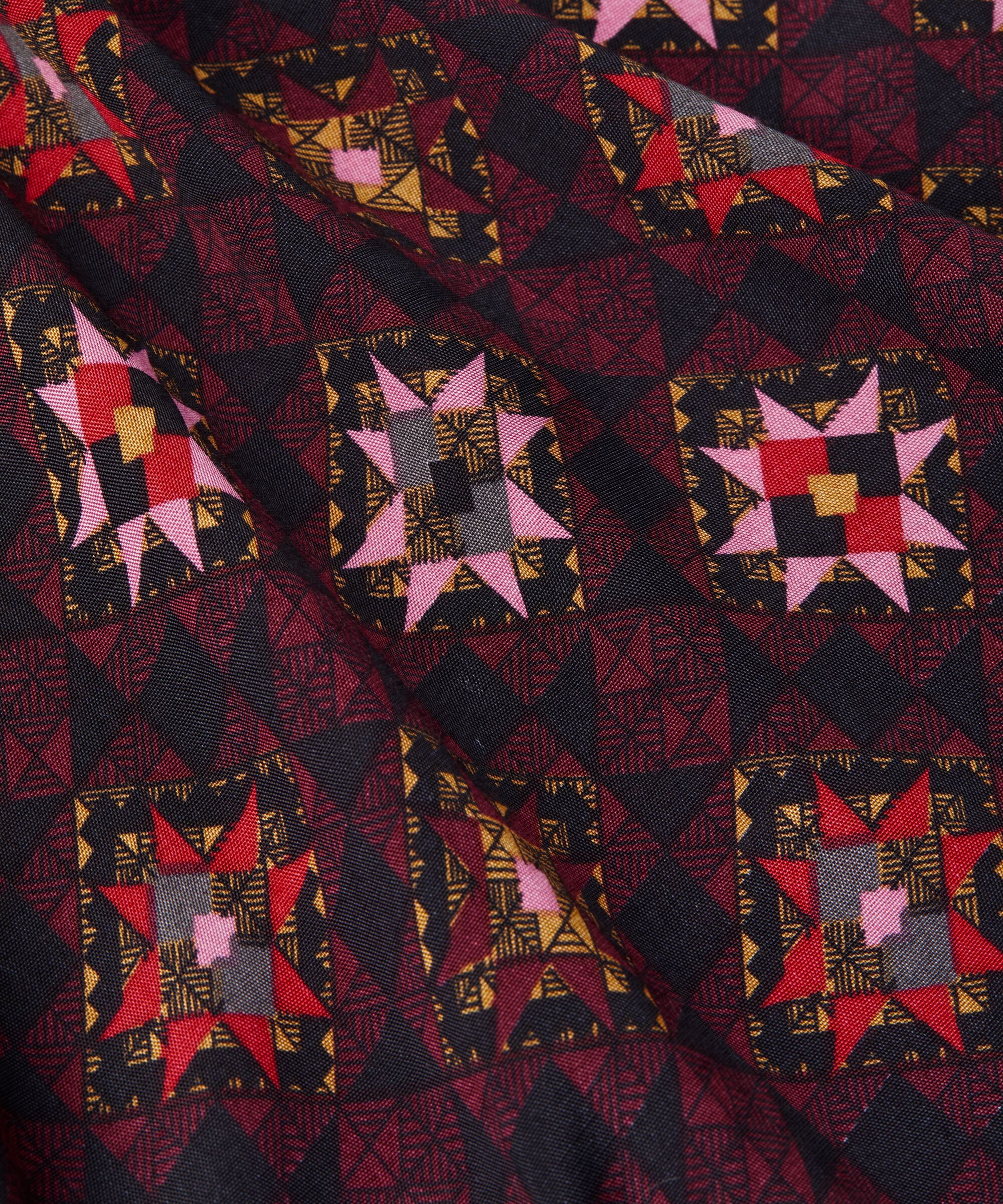 Bee Top, Tango Red