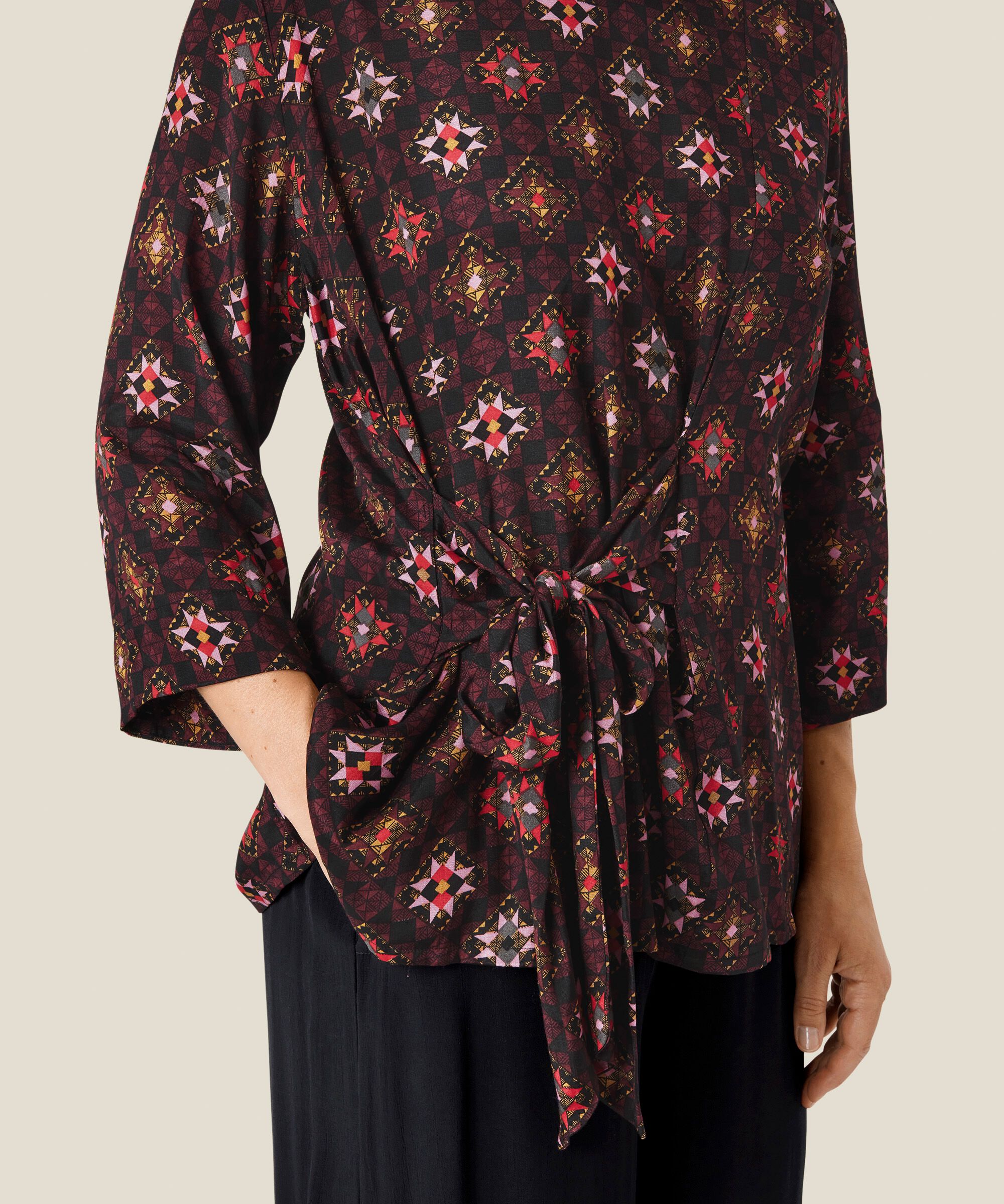 Bee Top, Tango Red
