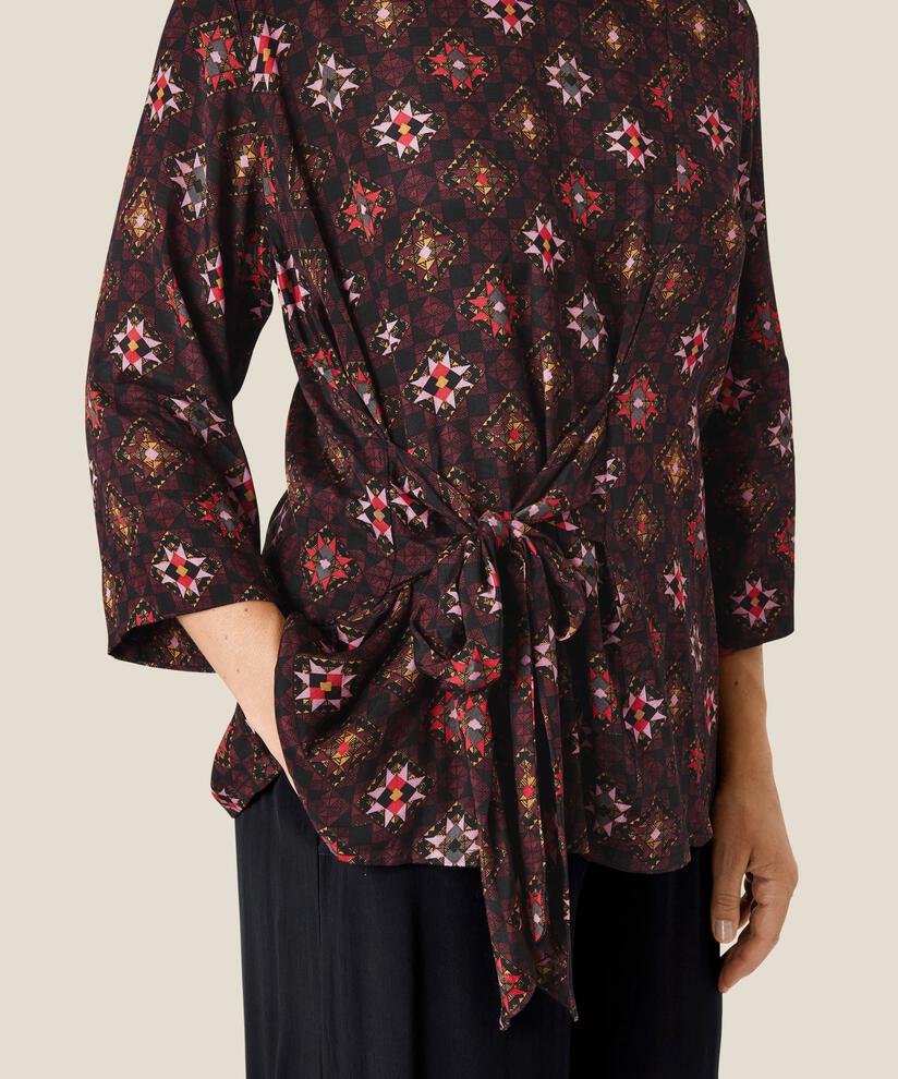Bee Top, Tango Red