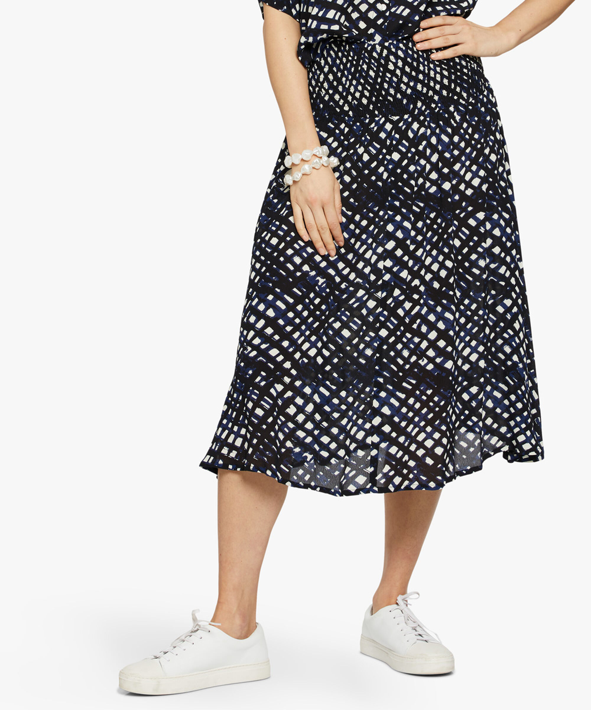 SONDRA NEDERDEL, Medieval blue