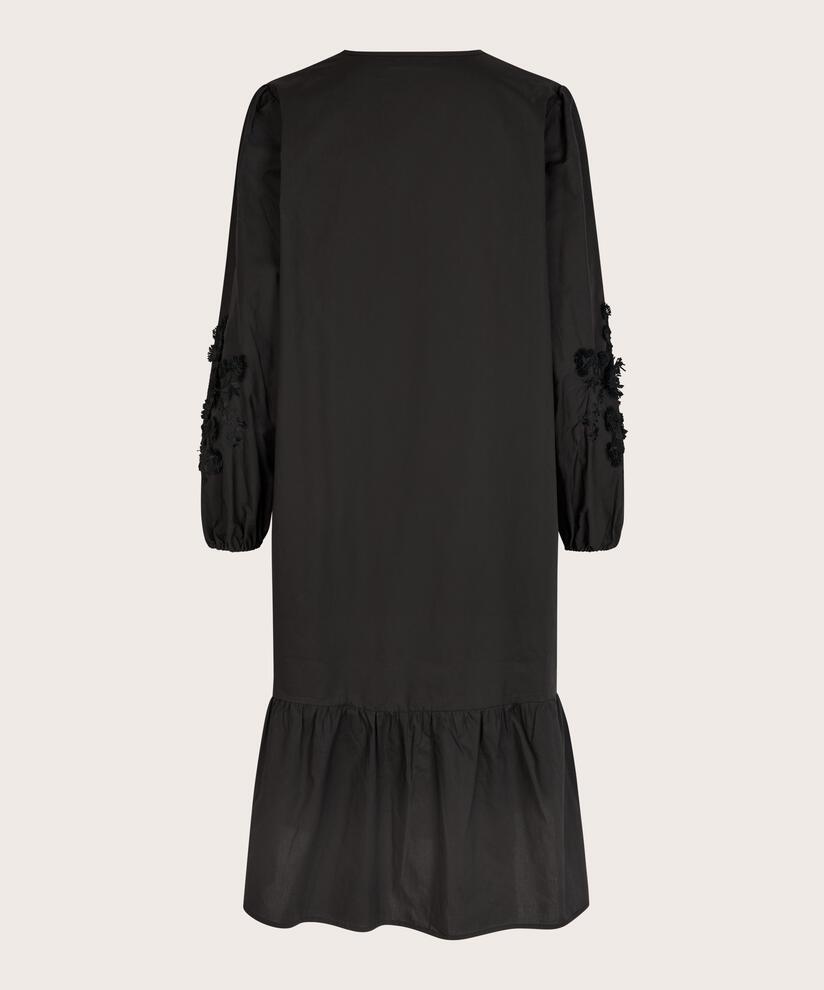 Najran Kjole, Black