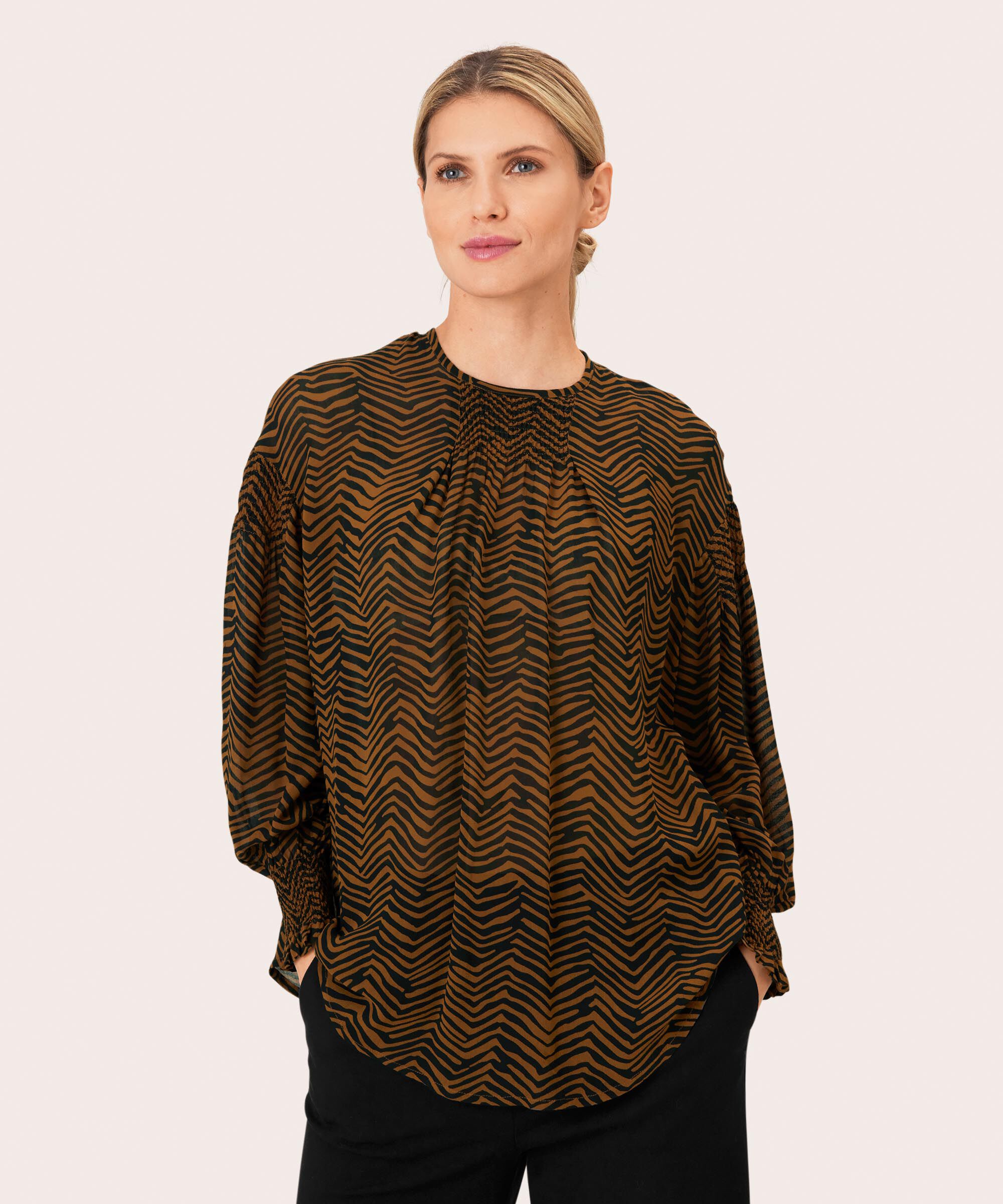 Bine Top, Monk's Robe
