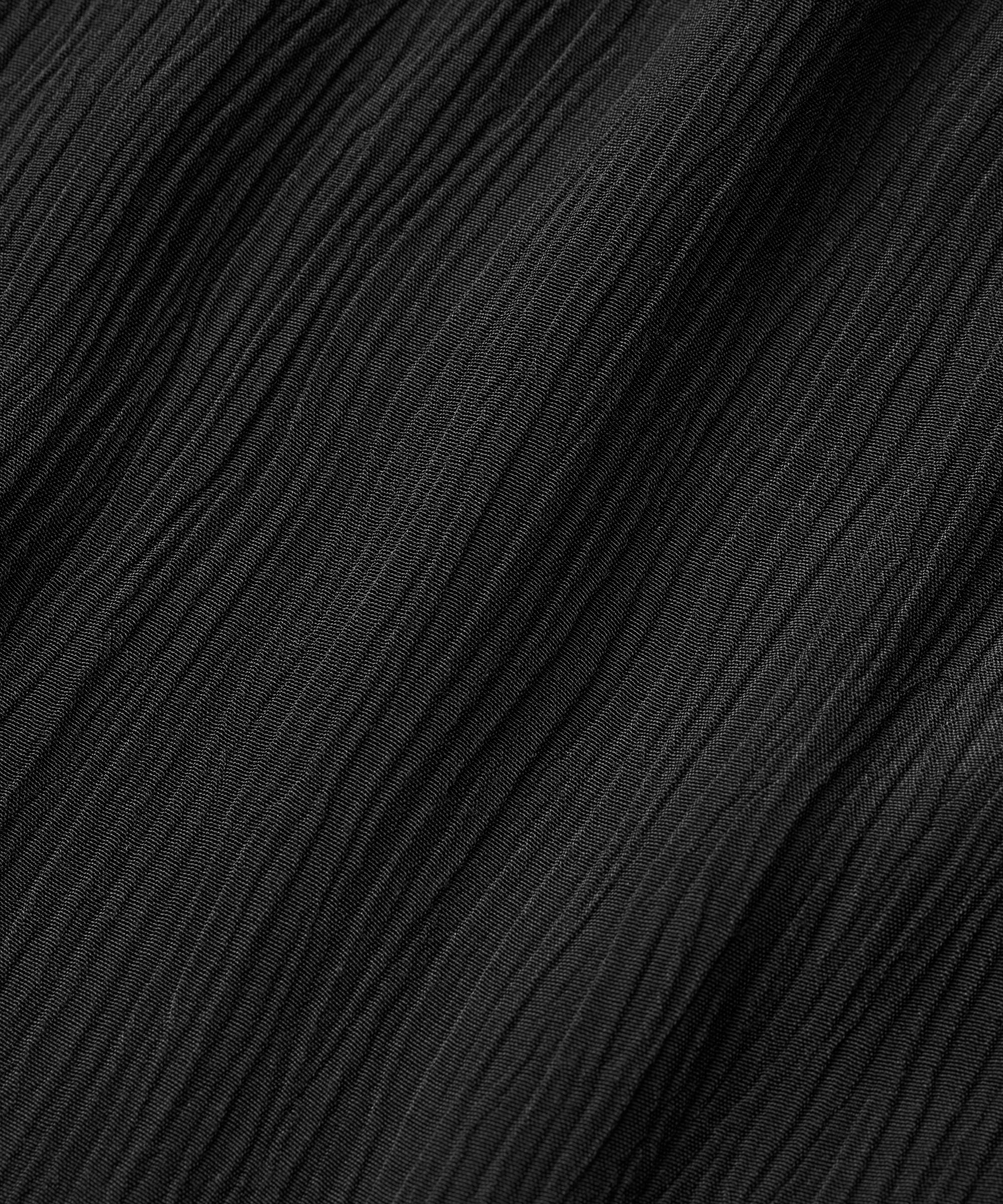 Signe Nederdel, Black