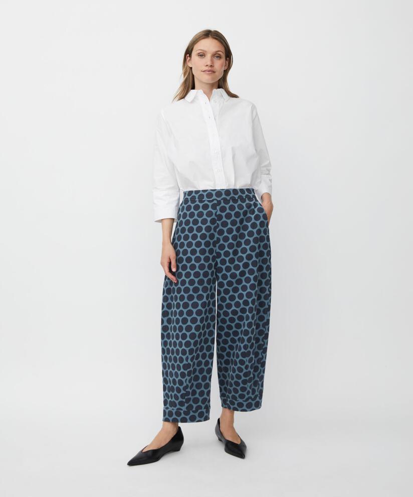 Pyrella Bukser, Navy Blazer