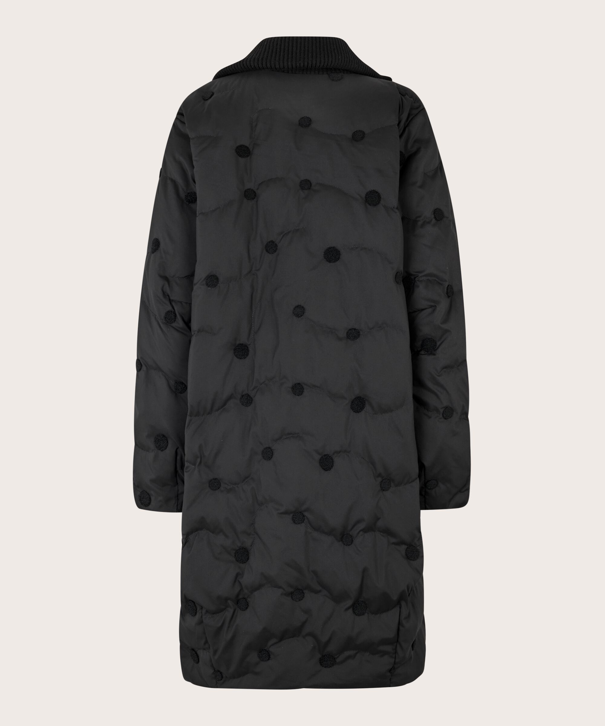 Tahila Dunfrakke, Black