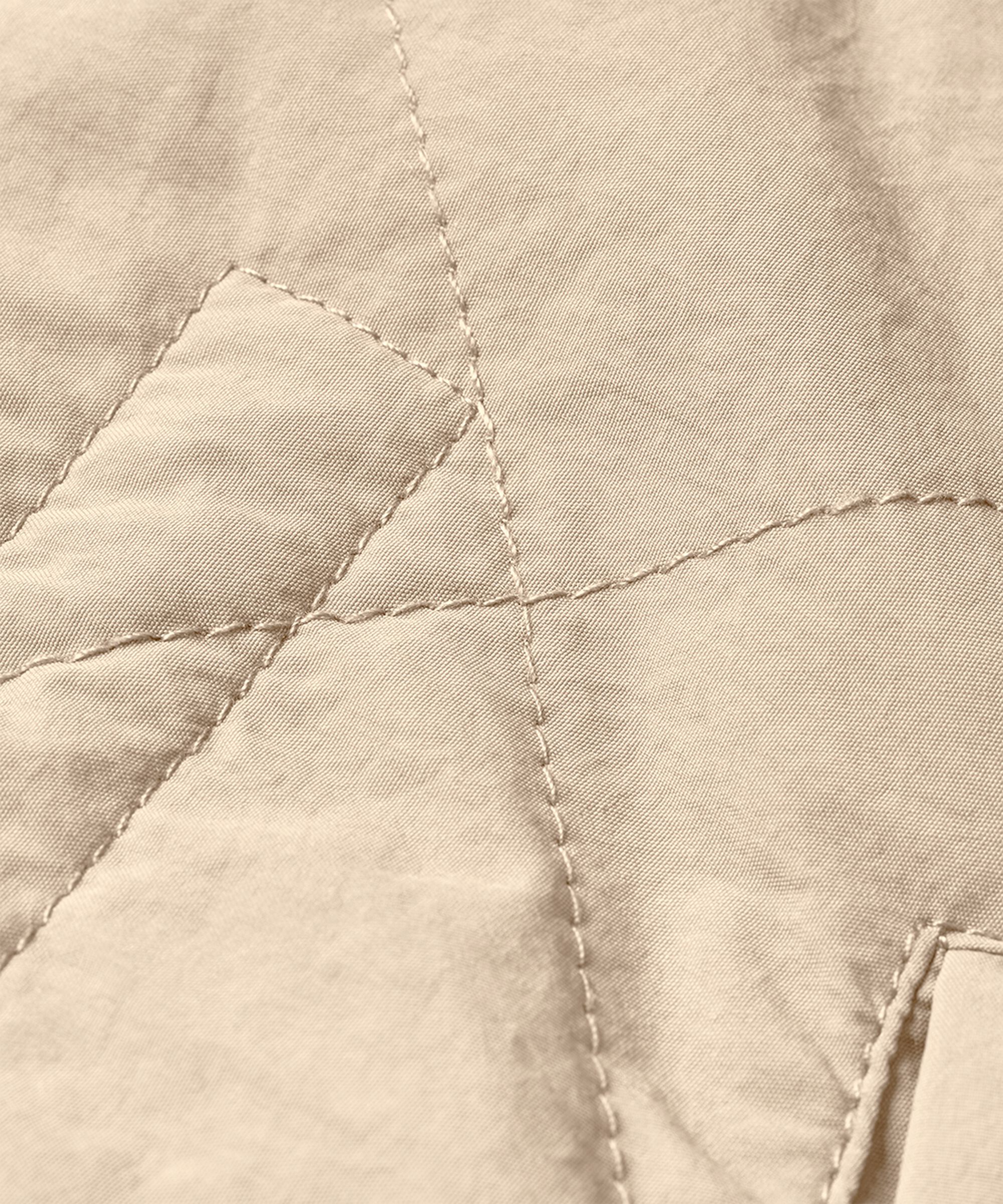 Topasi Frakke, Oyster White